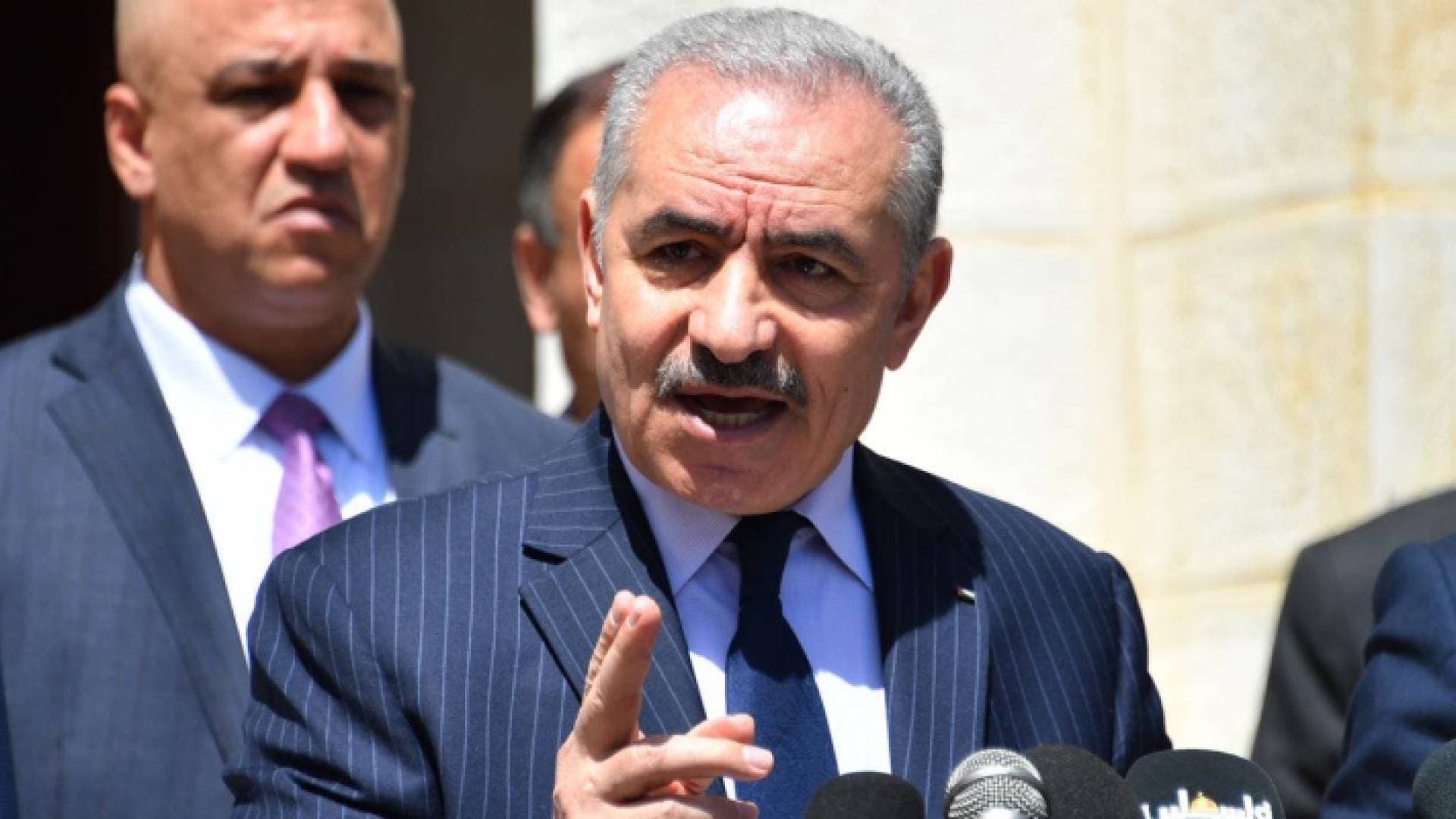 الحكومة الفلسطينية للفلسطينيين: استعدوا للأصعب ماليا وصحيا واعتمدوا على أنفسكم