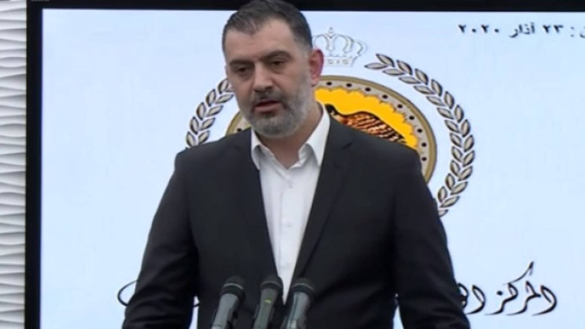 وزير العمل: الوصول إلى البنوك يوم غد الإثنين سيرا على الأقدام فقط - فيديو