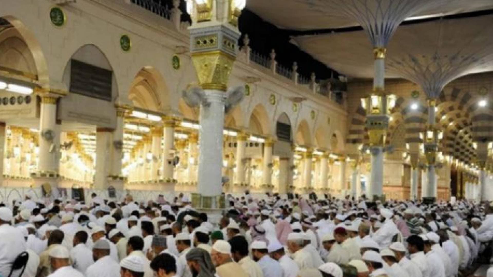 السعودية.. أمر ملكي جديد بخصوص إقامة صلاة التراويح في الحرمين