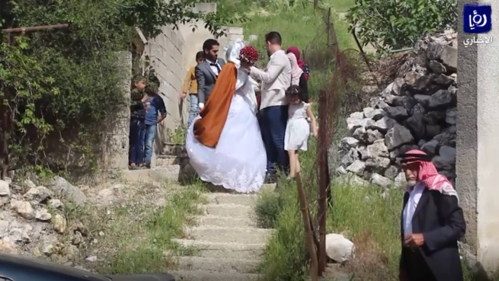 زفاف عروسين في زمن الكورونا بعجلون - فيديو