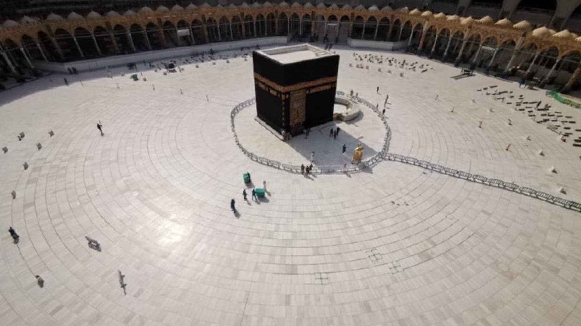 السعودية تخفف القيود على الحركة باستثناء مكة المكرمة
