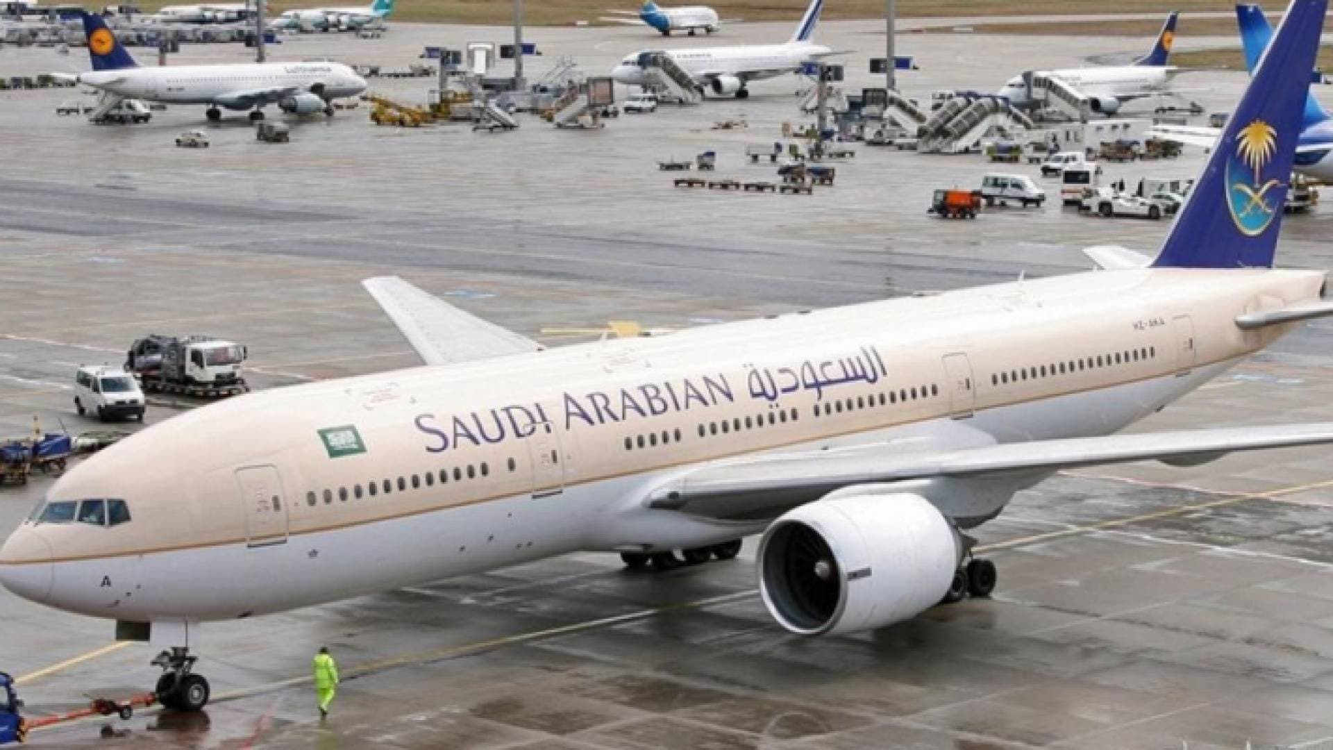 السعودية تمدد تعليق الرحلات الجوية حتى إشعار آخر