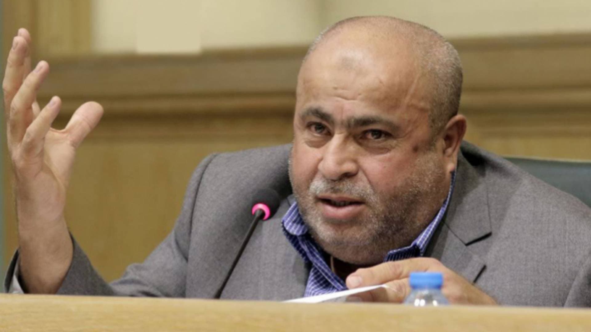 النائب خليل عطية يطالب الحكومة بدراسة إعادة فتح المساجد