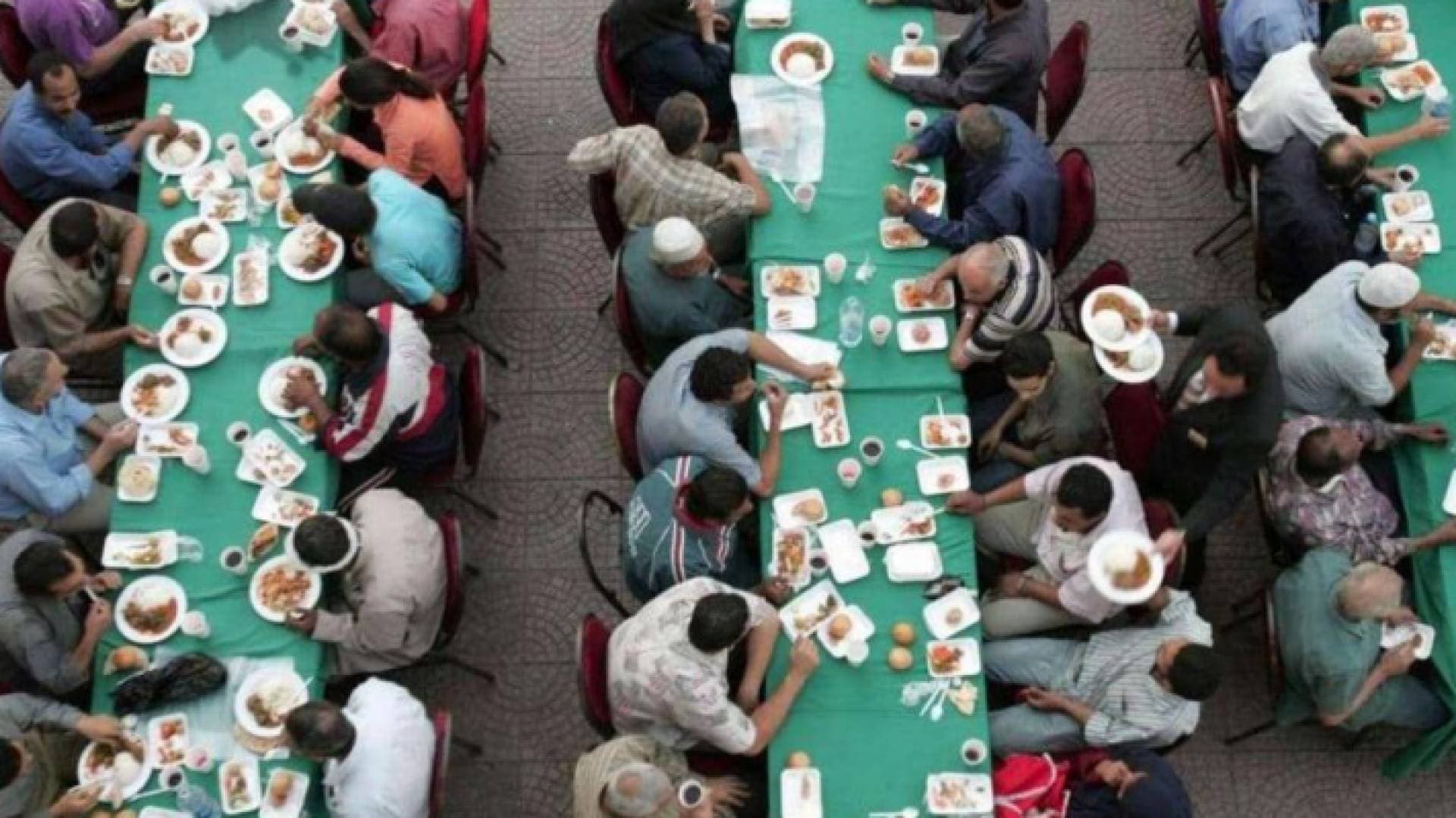 ظروف كورونا تغيب موائد الرحمن ودعوات لتجيير مبالغها كصدقات نقدية