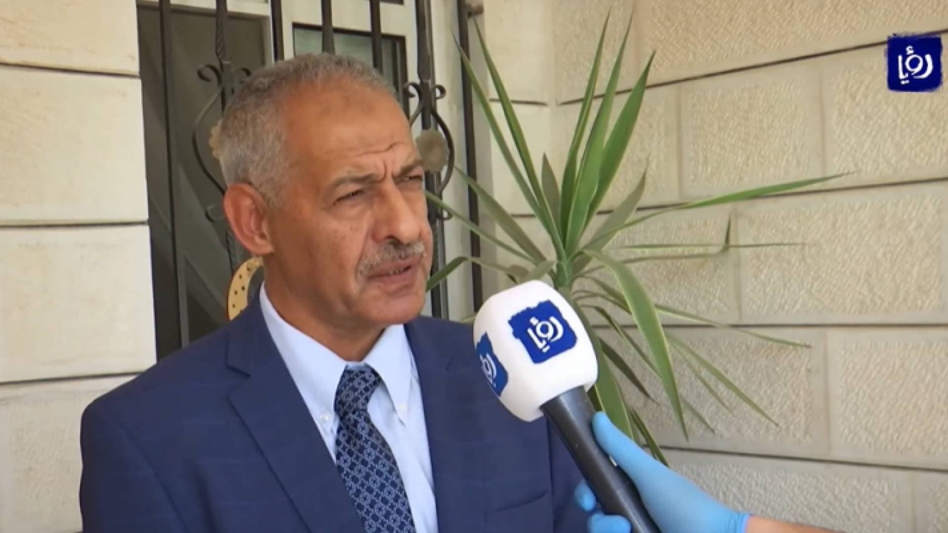 العبوس: قيمة مكافآت الاطباء تساوي قيمة ماتم ايقافه من علاوات.. فيديو