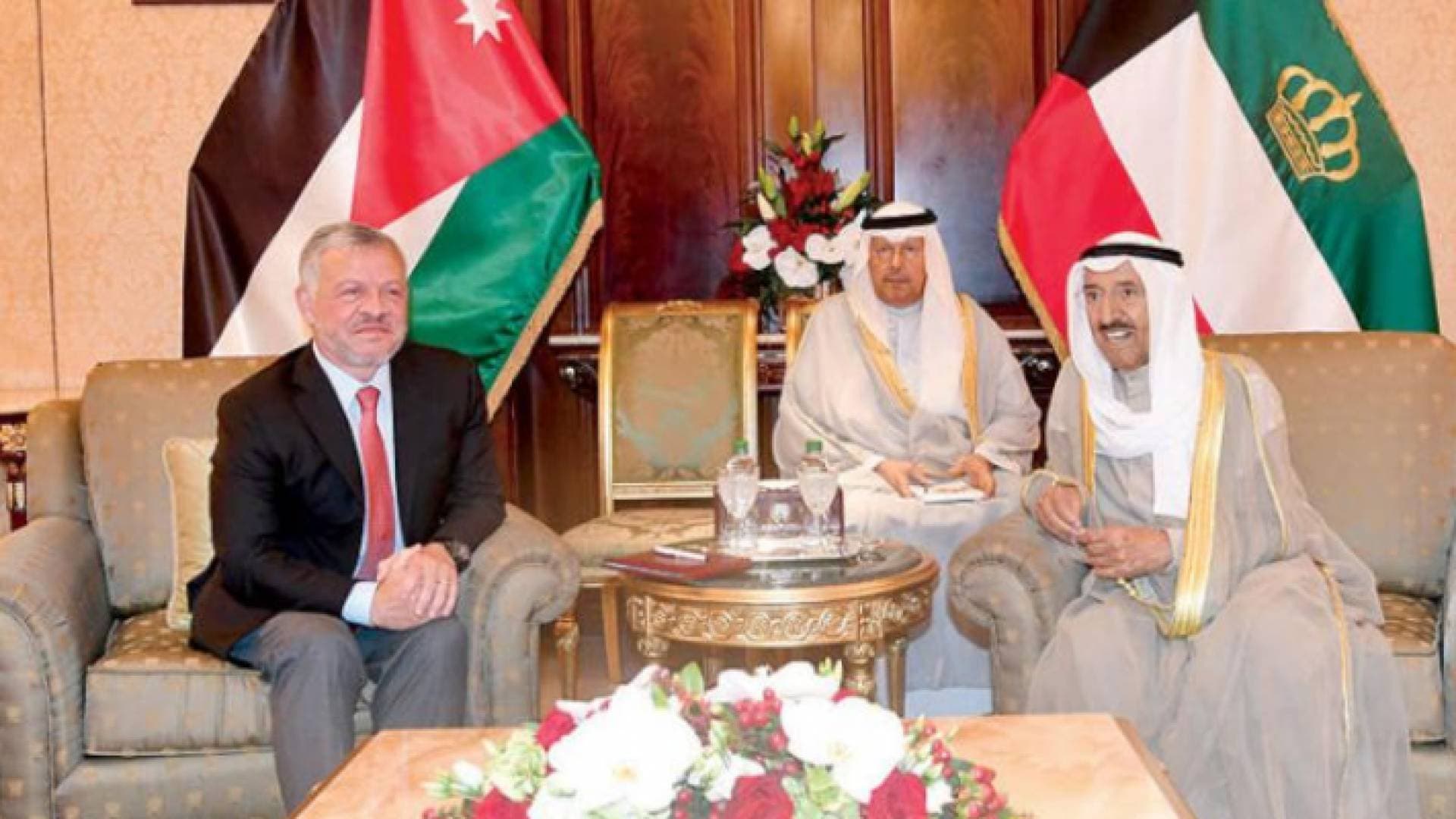 الملك وأمير دولة الكويت يتبادلان التهاني بمناسبة قرب حلول عيد الفطر