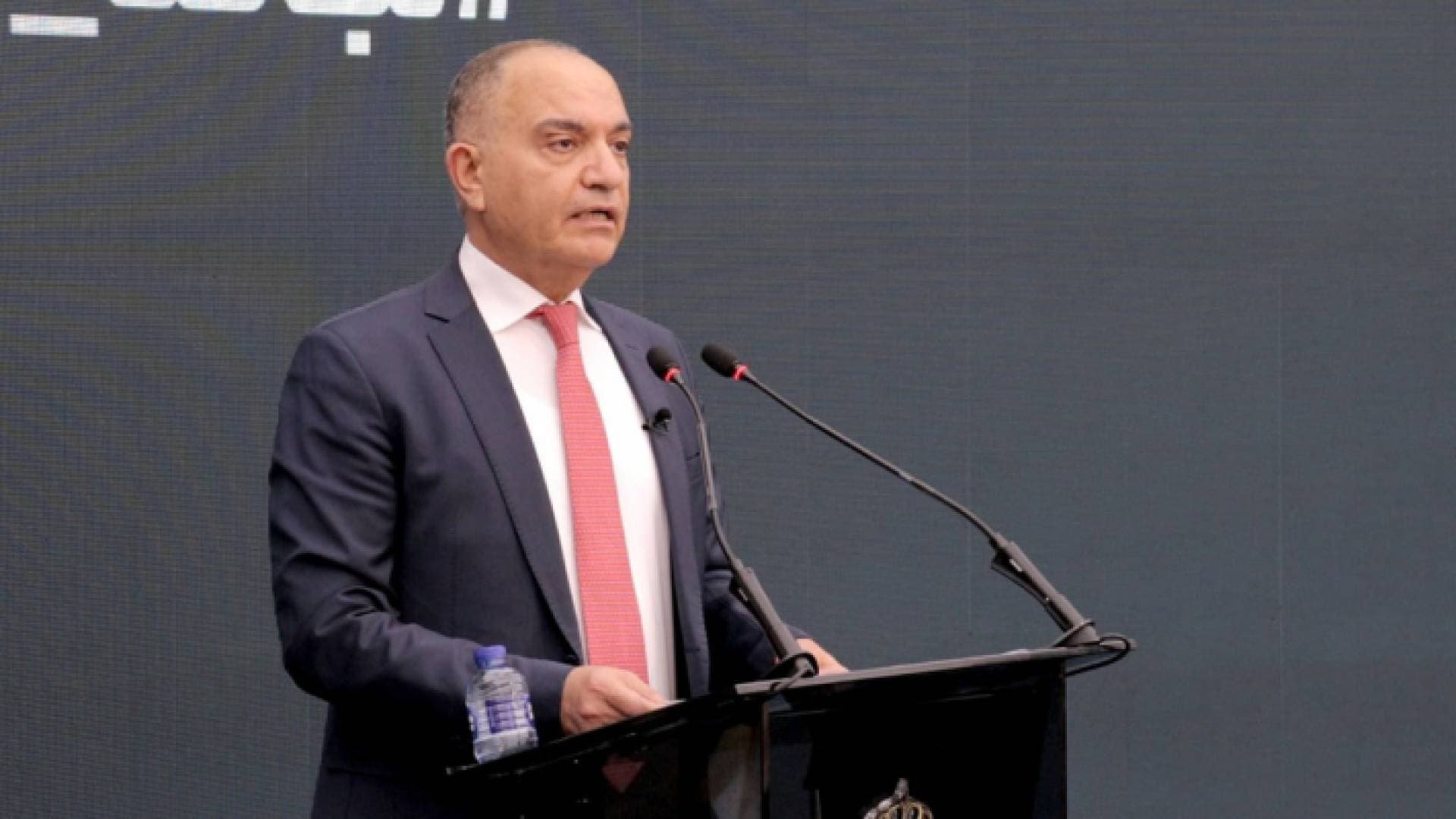الحكومة: سنعود لإجراءات الحظر والإغلاقات في حال زيادة الإصابات المحلية على مدار أسبوع عن 10