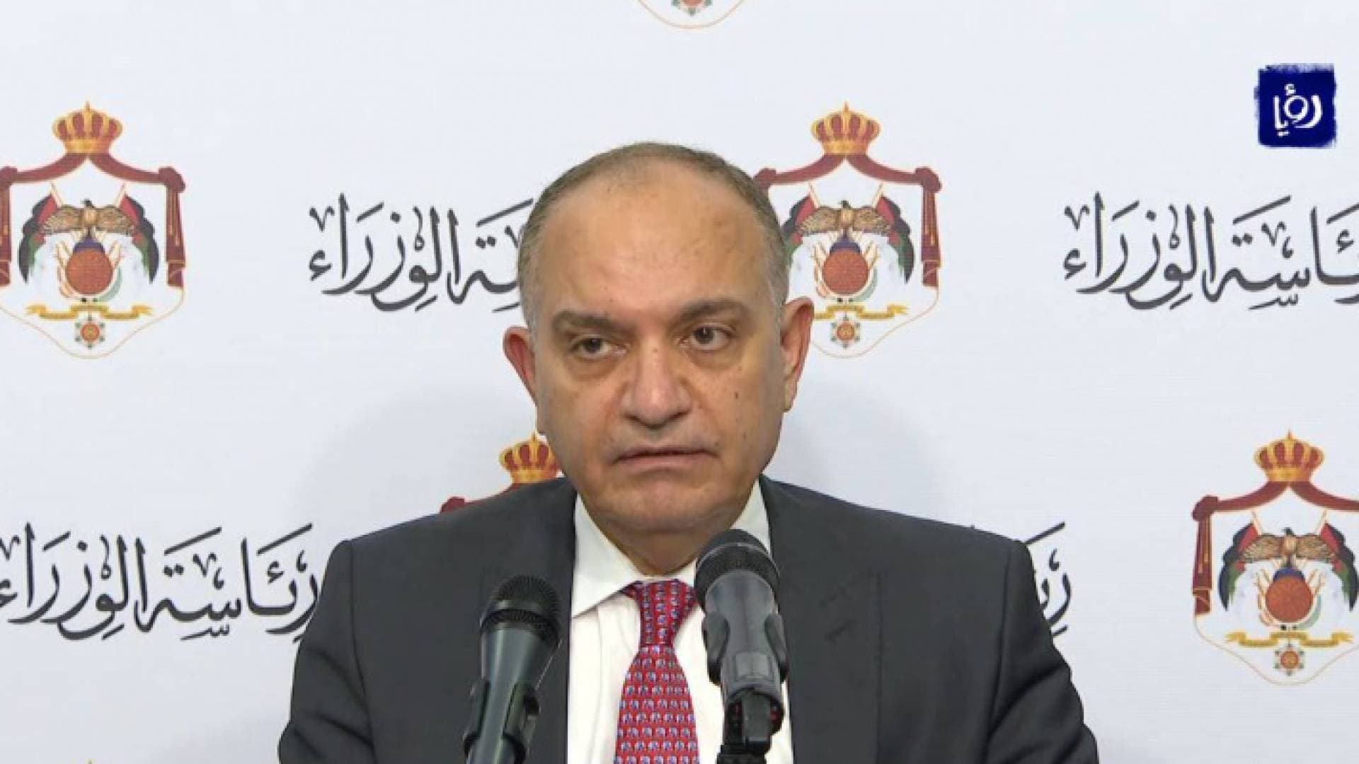 العضايلة: قد نعود لحظر التجول الشامل نهاية الأسبوع في حال زيادة إصابات كورونا