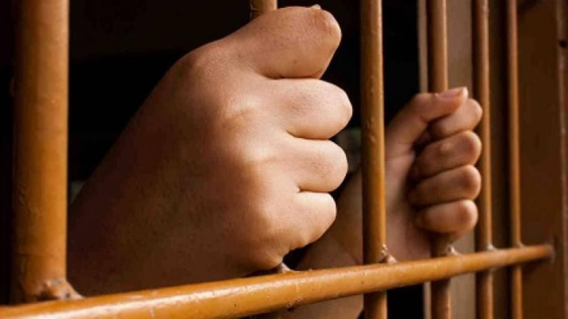 مصرية تقتل طفلتيها وتفشل بالانتحار هربا من جحيم زوجها