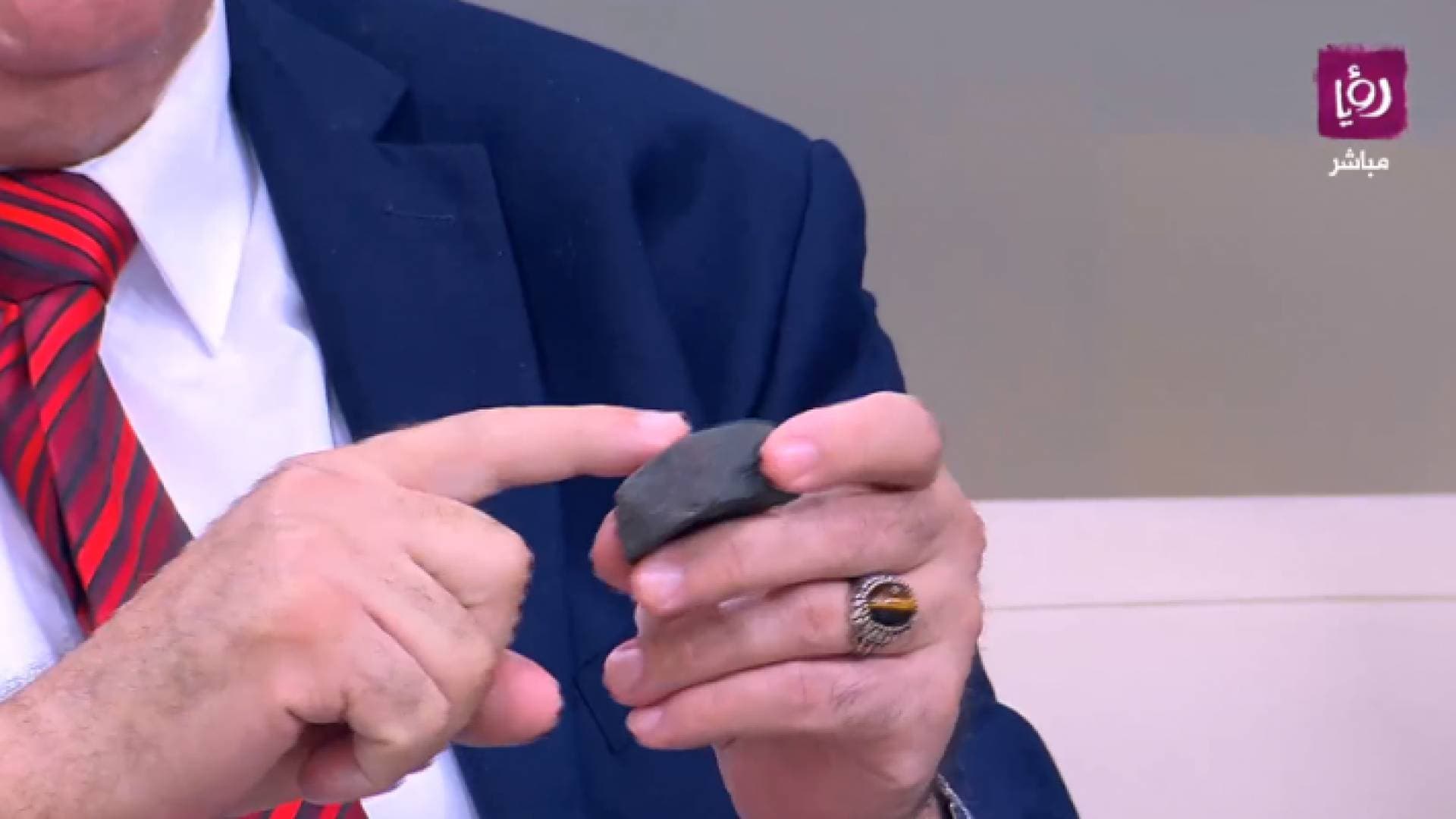 اكتشاف نيزك نادر في الأردن يحتوي معادن من الفضاء.. فيديو