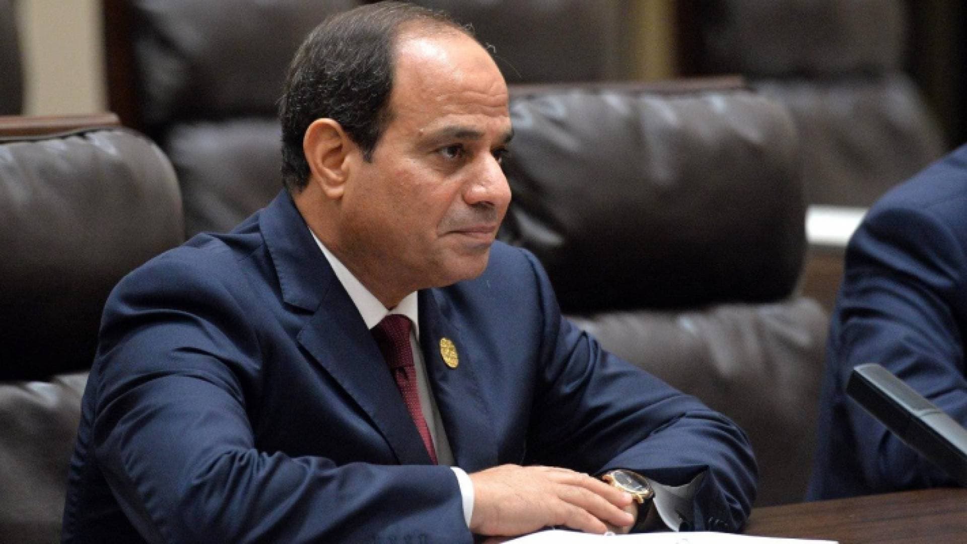 السيسي: كل مواطن مصري سيطلب شقة "سنعطيه"