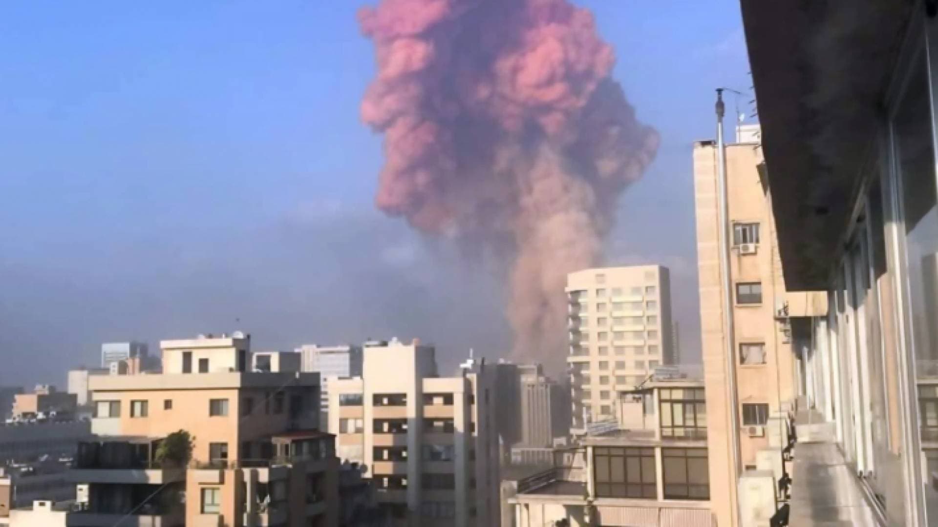 مراسلة "رؤيا" في لبنان: إعلان العاصمة بيروت "مدينة منكوبة" والمستشفيات امتلأت بجرحى الانفجار.. فيديو