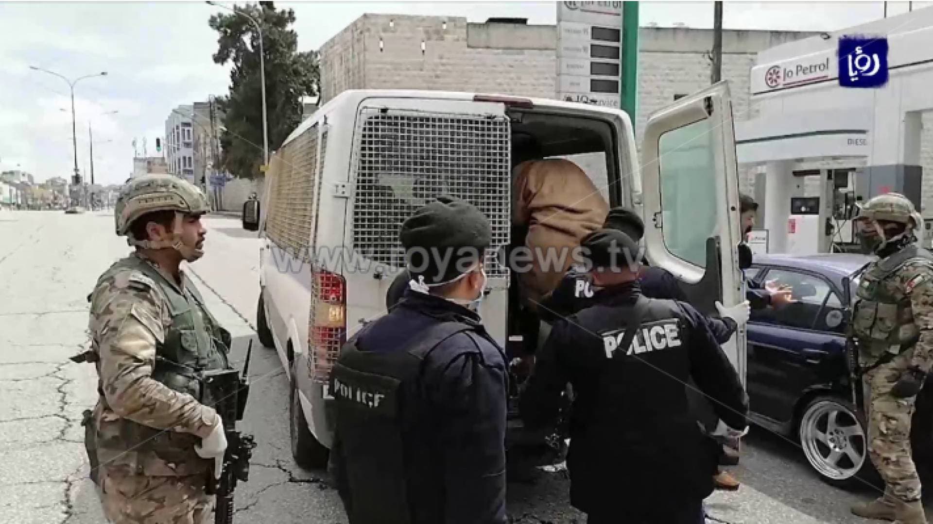 ضبط 747 شخصا و185 مركبة خالفوا الحظر الشامل والجزئي منذ مساء الخميس