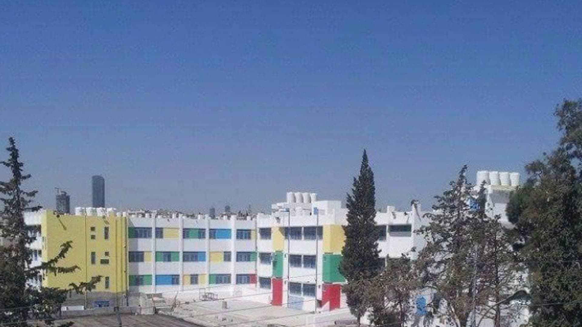 تعليق الدوام بمدرسة ذكور النزهة الإعدادية بعد إصابة طالب بكورونا