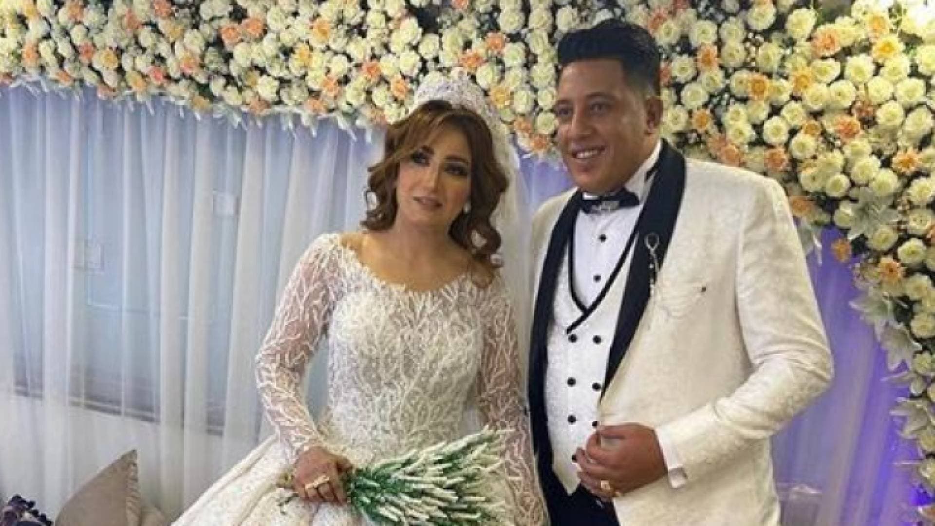 مطرب المهرجانات حمو بيكا يحتفل بزفافه من العروس "زوزو" .. فيديو