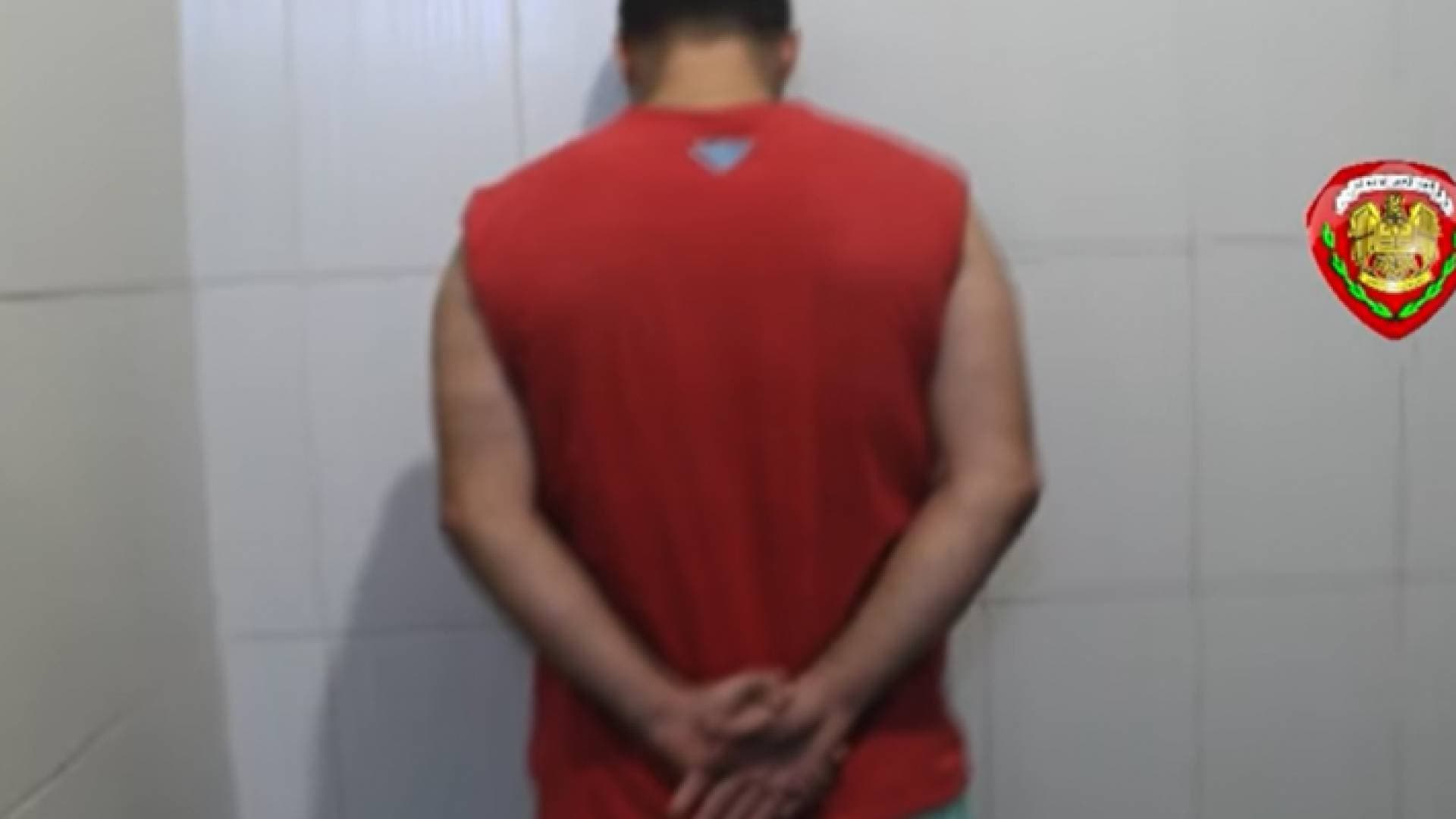 بالفيديو... القبض على سوري سرق مبلغا كبيرا من والد زوجته