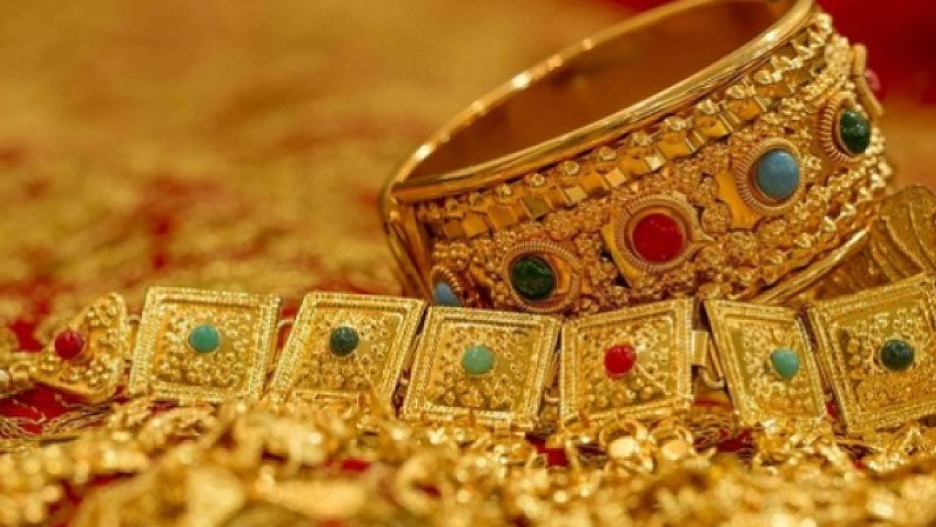 38.80 دينار سعر غرام الذهب عيار 21 محليا