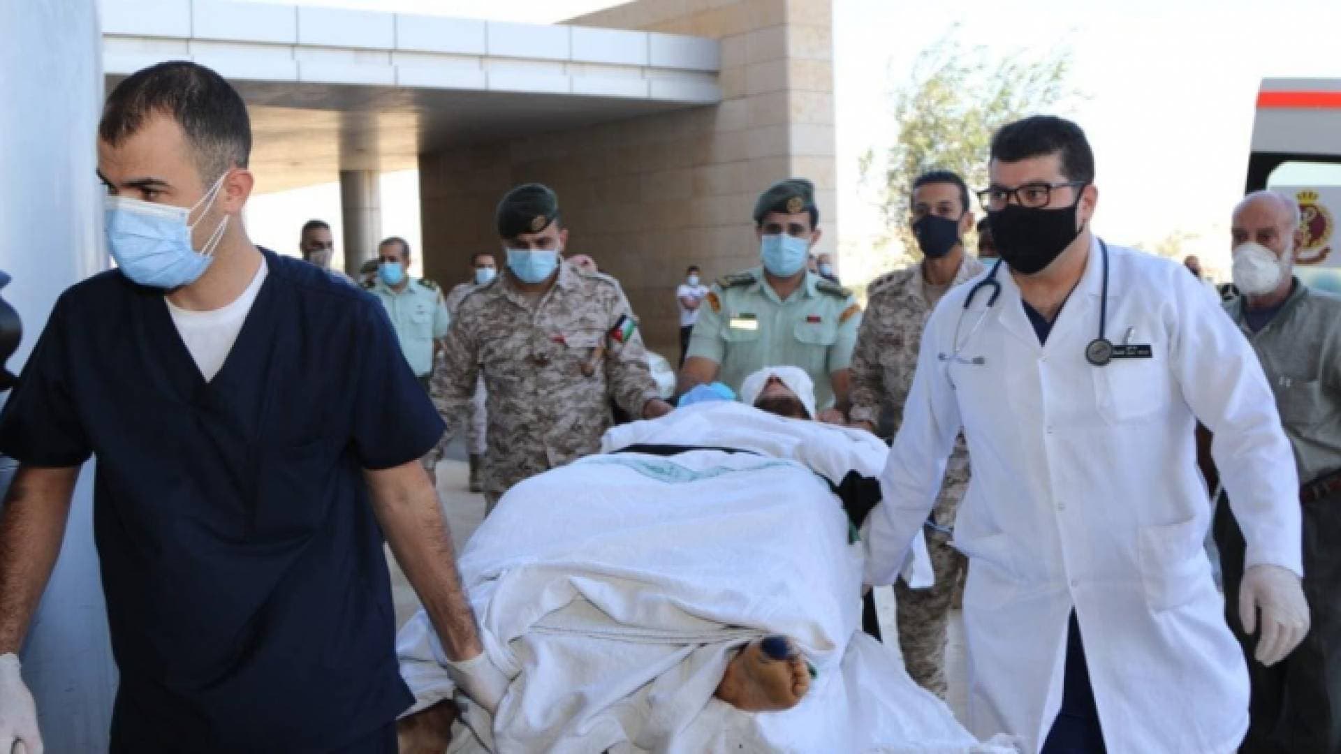 إجراء عملية جراحية في العيون للفتى صالح ضحية جريمة الزرقاء