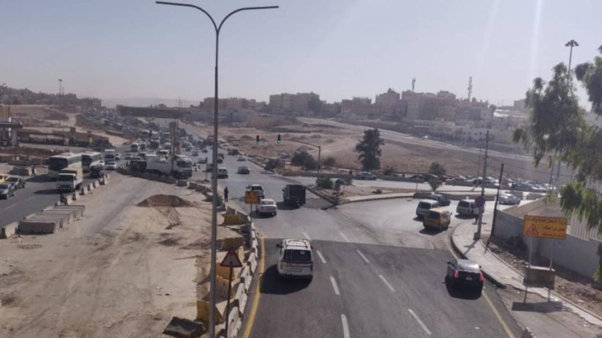 الأشغال تنهي جزءا من المرحلة الثانية لمشروع الباص السريع عمان - الزرقاء .. صور