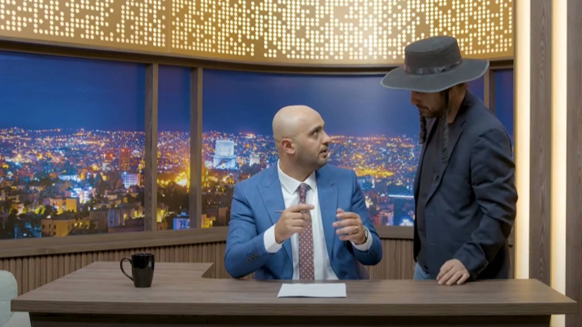 الحظر الشامل وفارضي الإتاوات في تشويش واضح .. فيديو