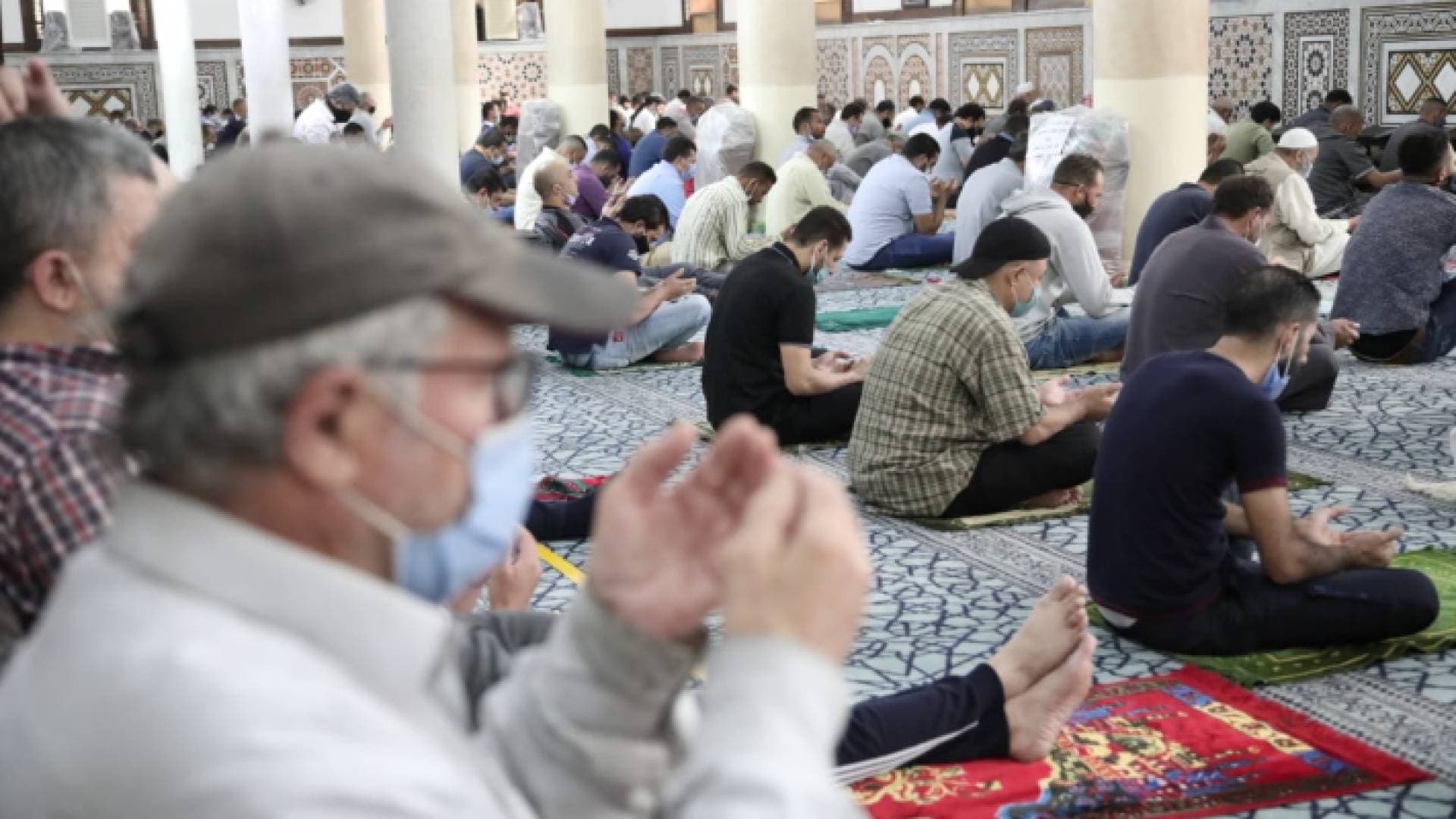 الإفتاء تدعو إلى القنوت في الصلوات المفروضة والمسنونة لدفع البلاء
