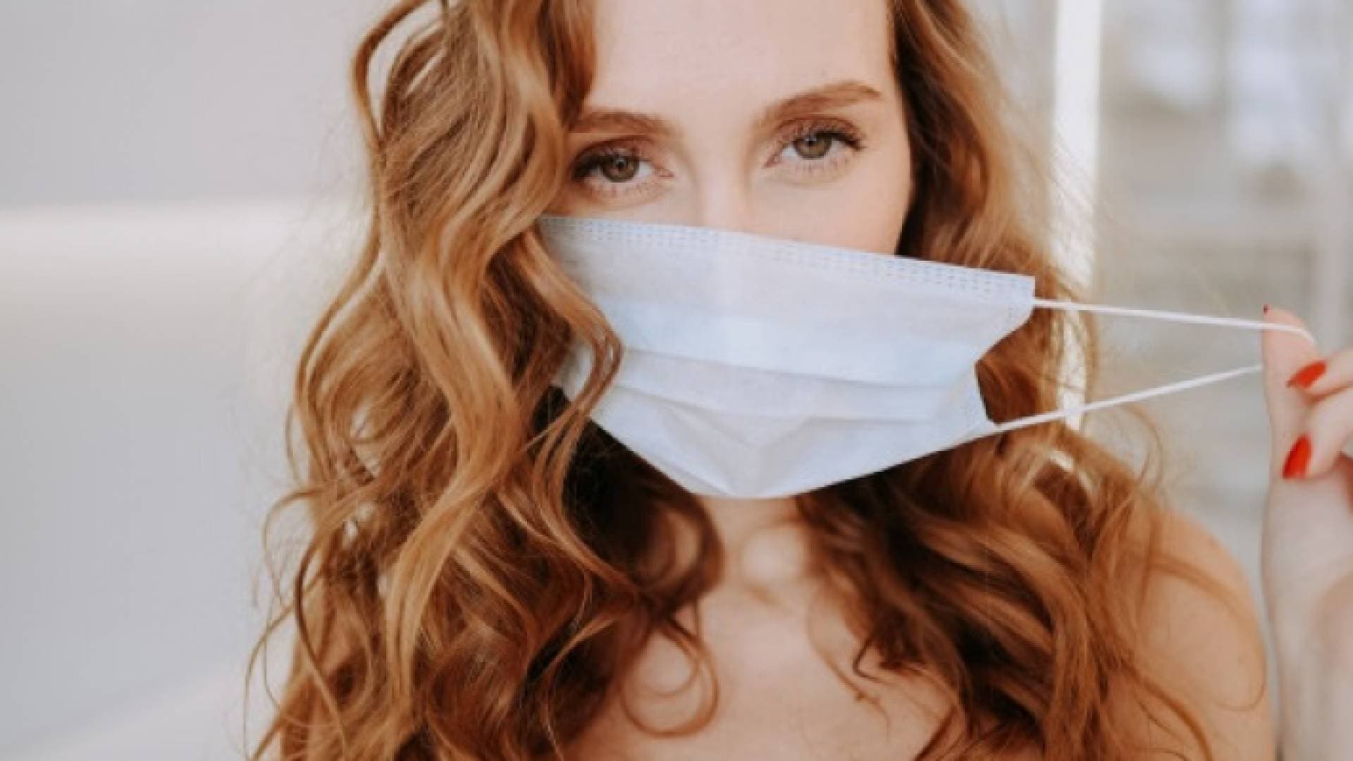 وزارة الصحة تدعو الأردنيين لاتباع الطريقة الصحيحة عند خلع الكمامة