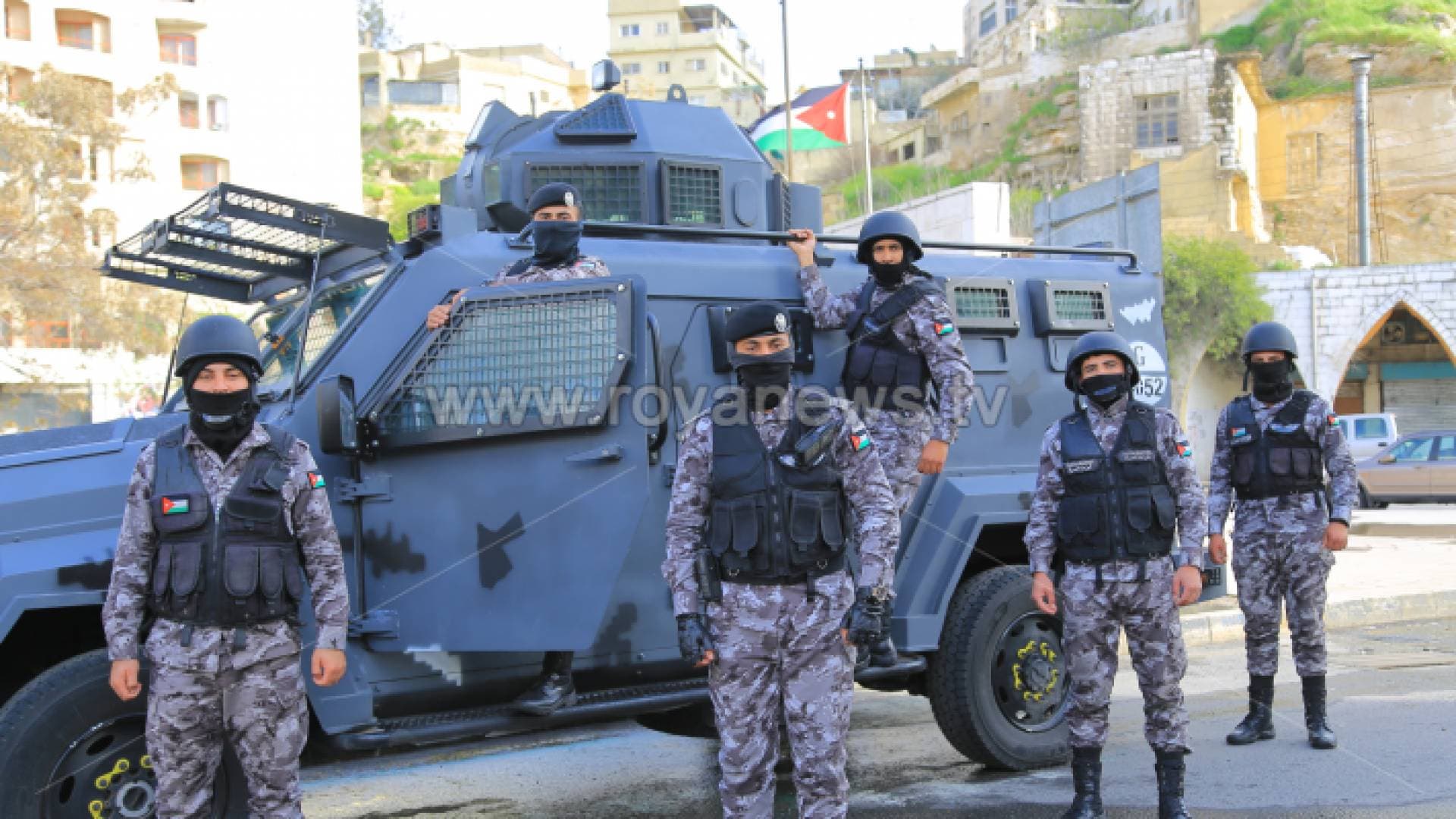 القبض على ٦ أشخاص من أخطر المطلوبين على مستوى الأردن