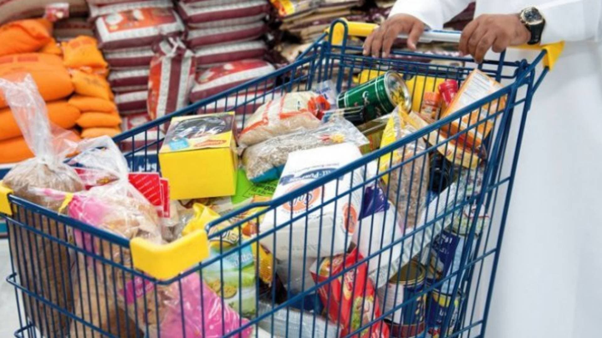 رئيس الوزراء يشدد على عدم المغالاة في أسعار السلع