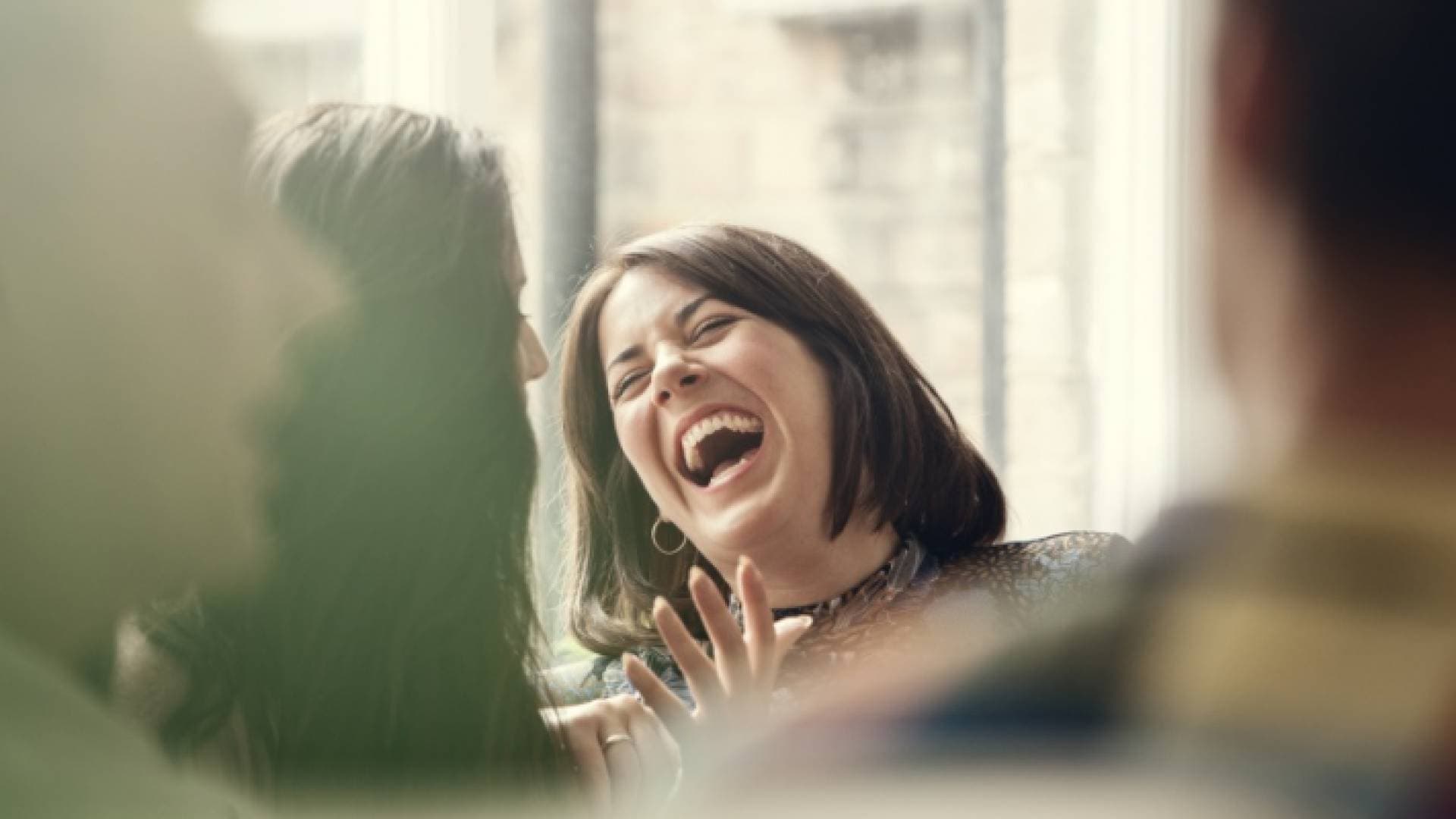 دراسة: الضحك يقود إلى الازدهار