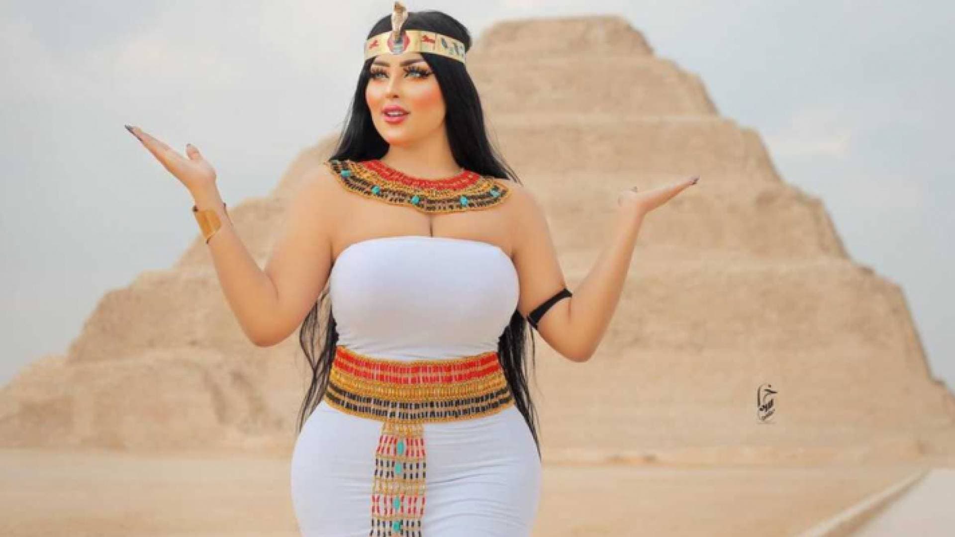 التفاصيل الكاملة لفتاة الزي الفرعوني "سلمى الشيمي" هل تواجه تهمة فعل فاضح؟