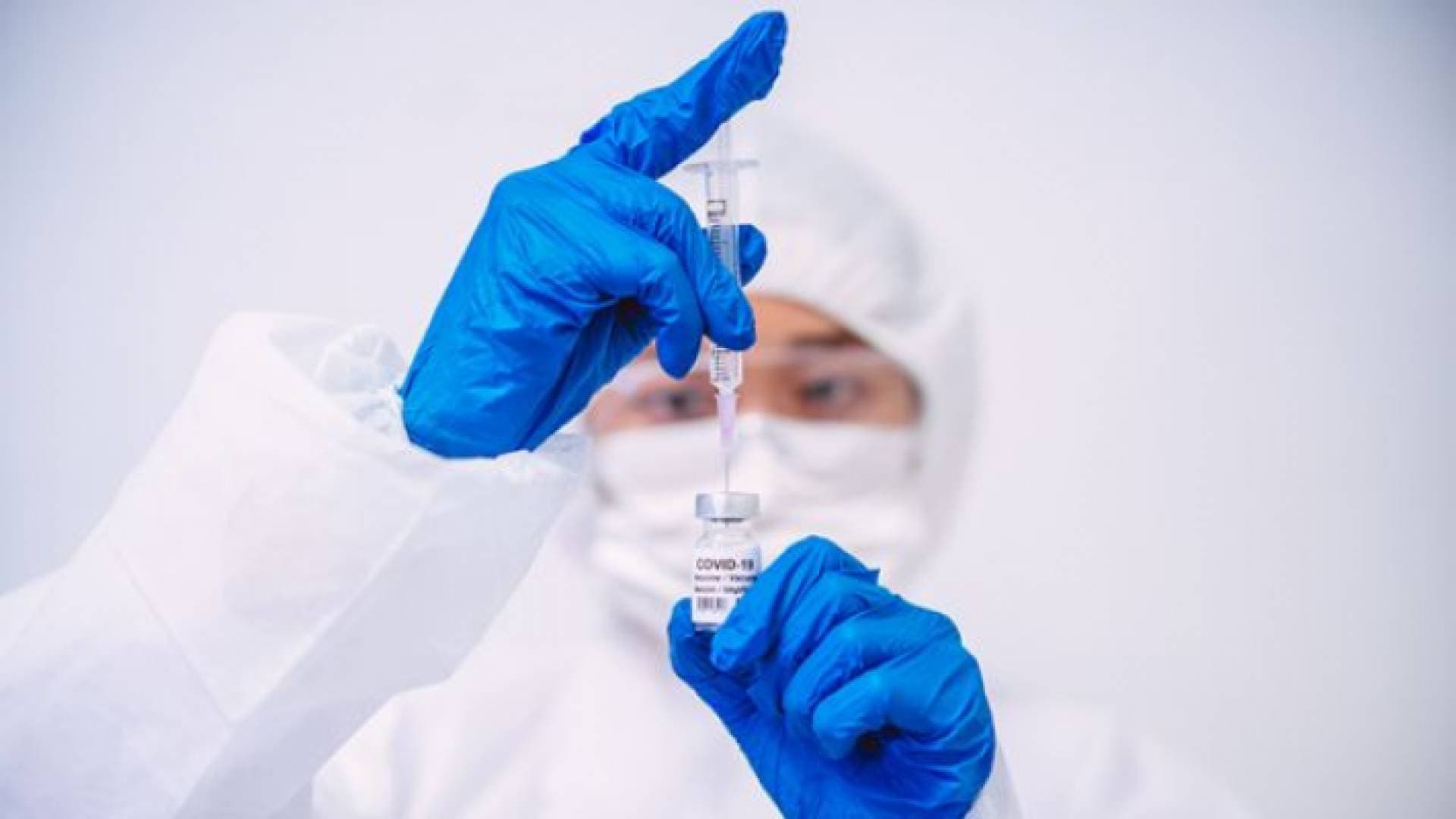 مسؤول طبي بارز: كورونا أبدي.. واللقاح حتمي