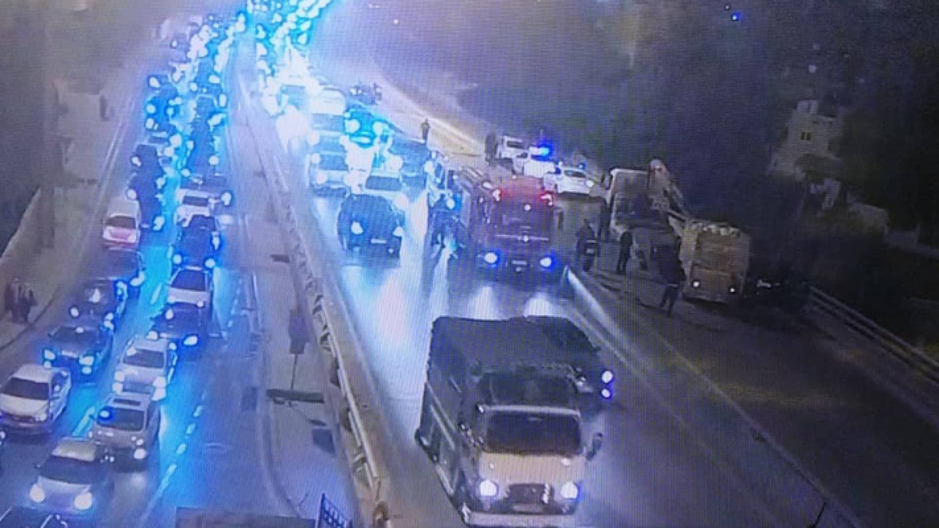 أزمة سير خانقة بسبب حادث سير في البيادر.. وتحويل حركة المركبات