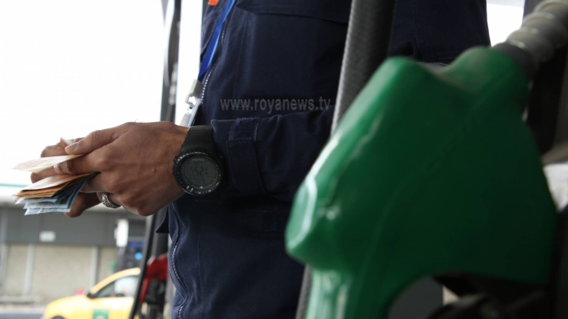 الحكومة تعلن عن محطات المحروقات العاملة خلال الحظر الشامل