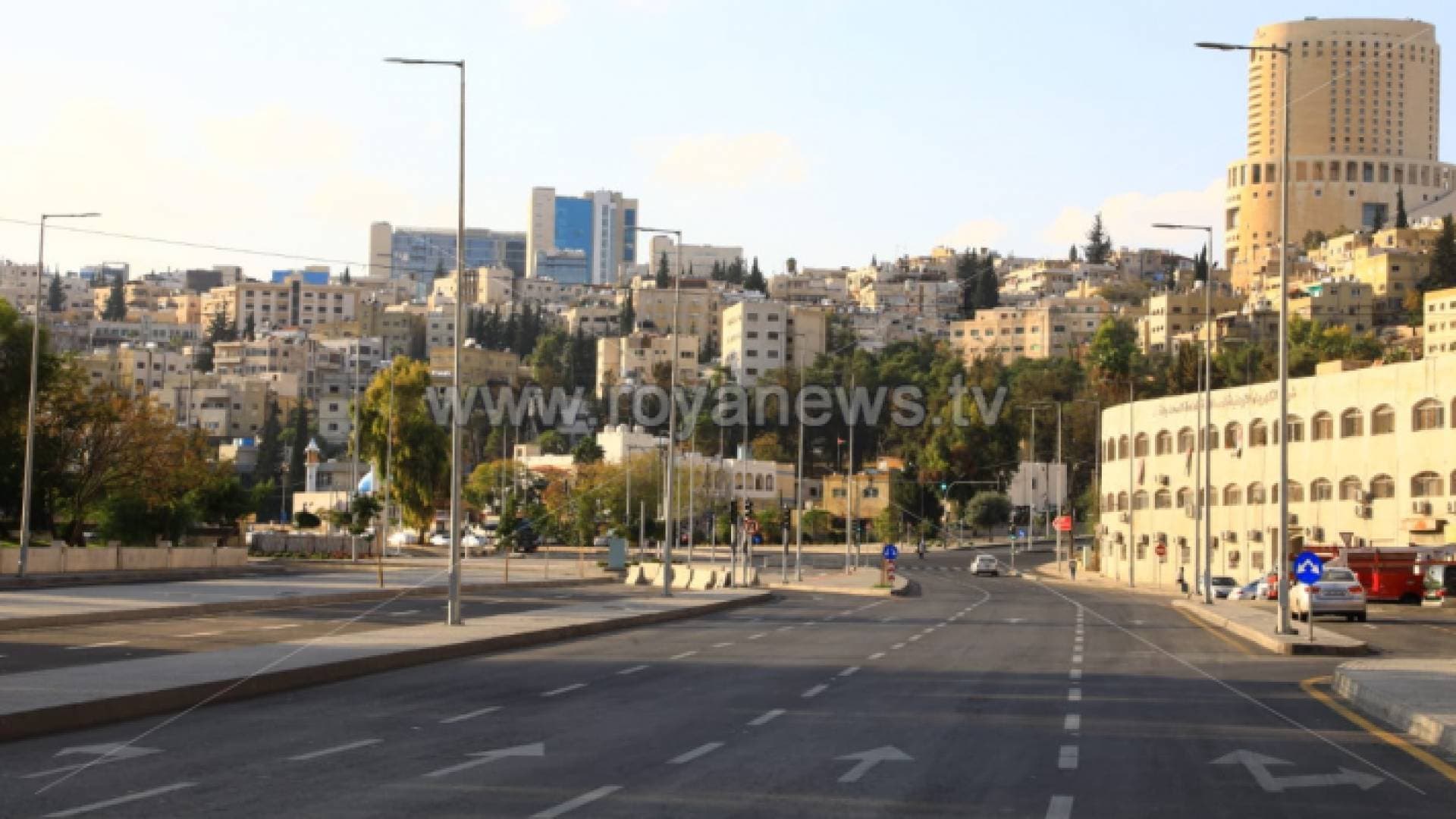 تعرف على المستثنيين من حظر التجول الشامل في الأردن الجمعة