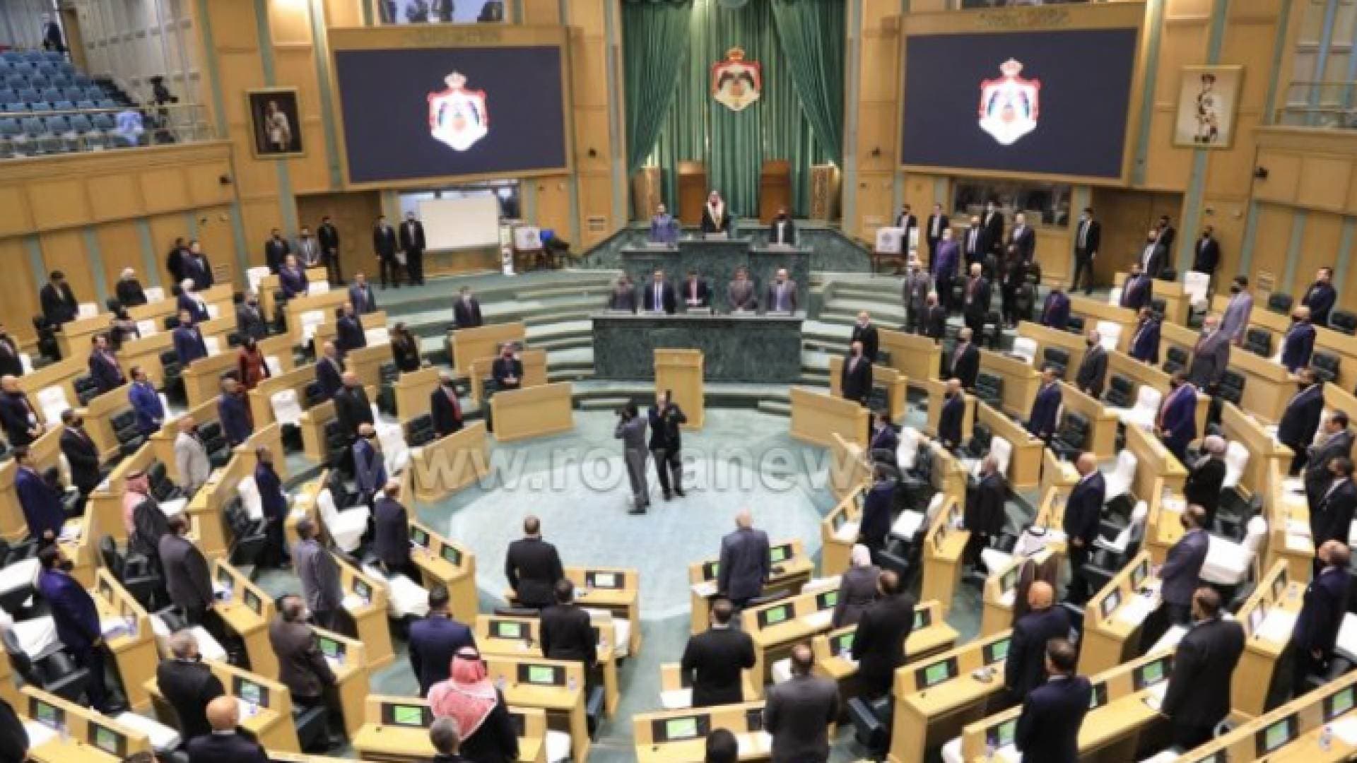 الحكومة تسحب ٣٨ تشريعا من مجلس الأمة