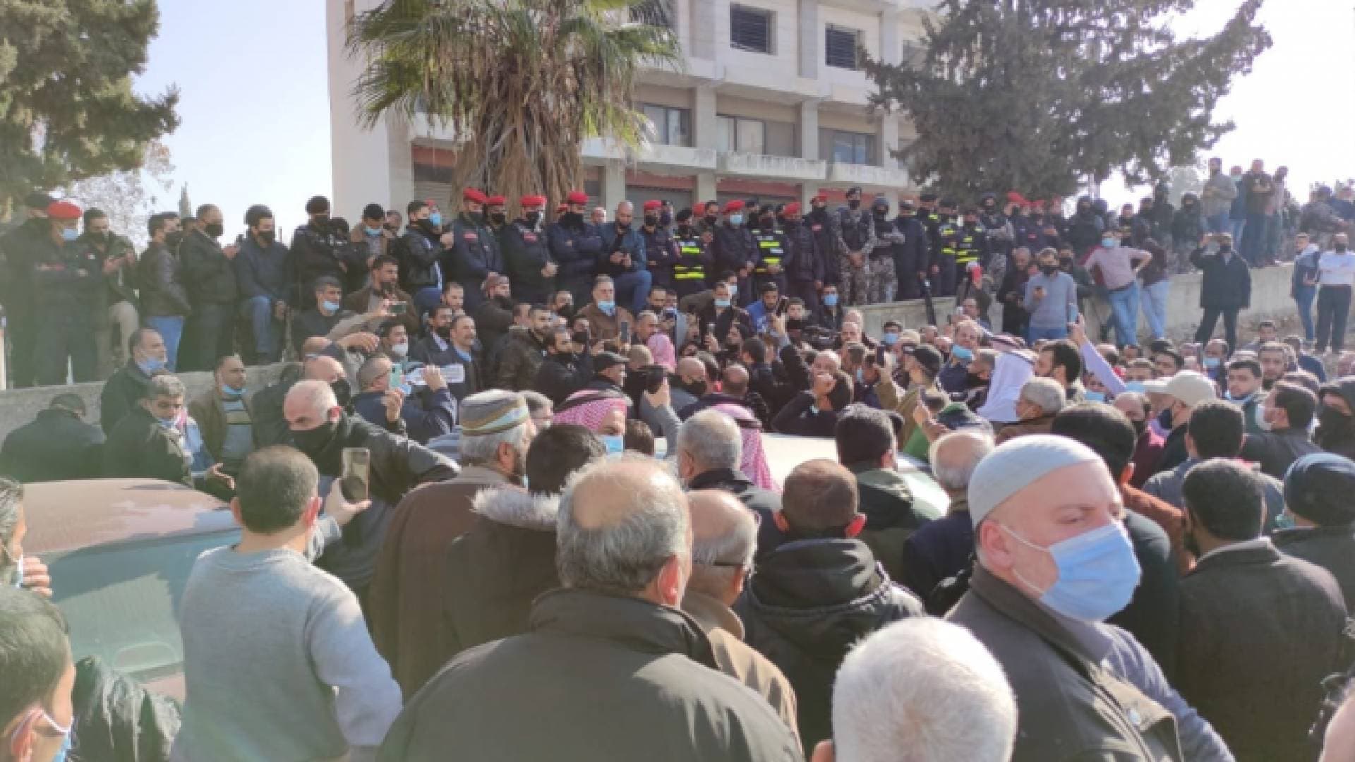 وقفة احتجاجية للمعلمين أمام مجلس النواب.. صور