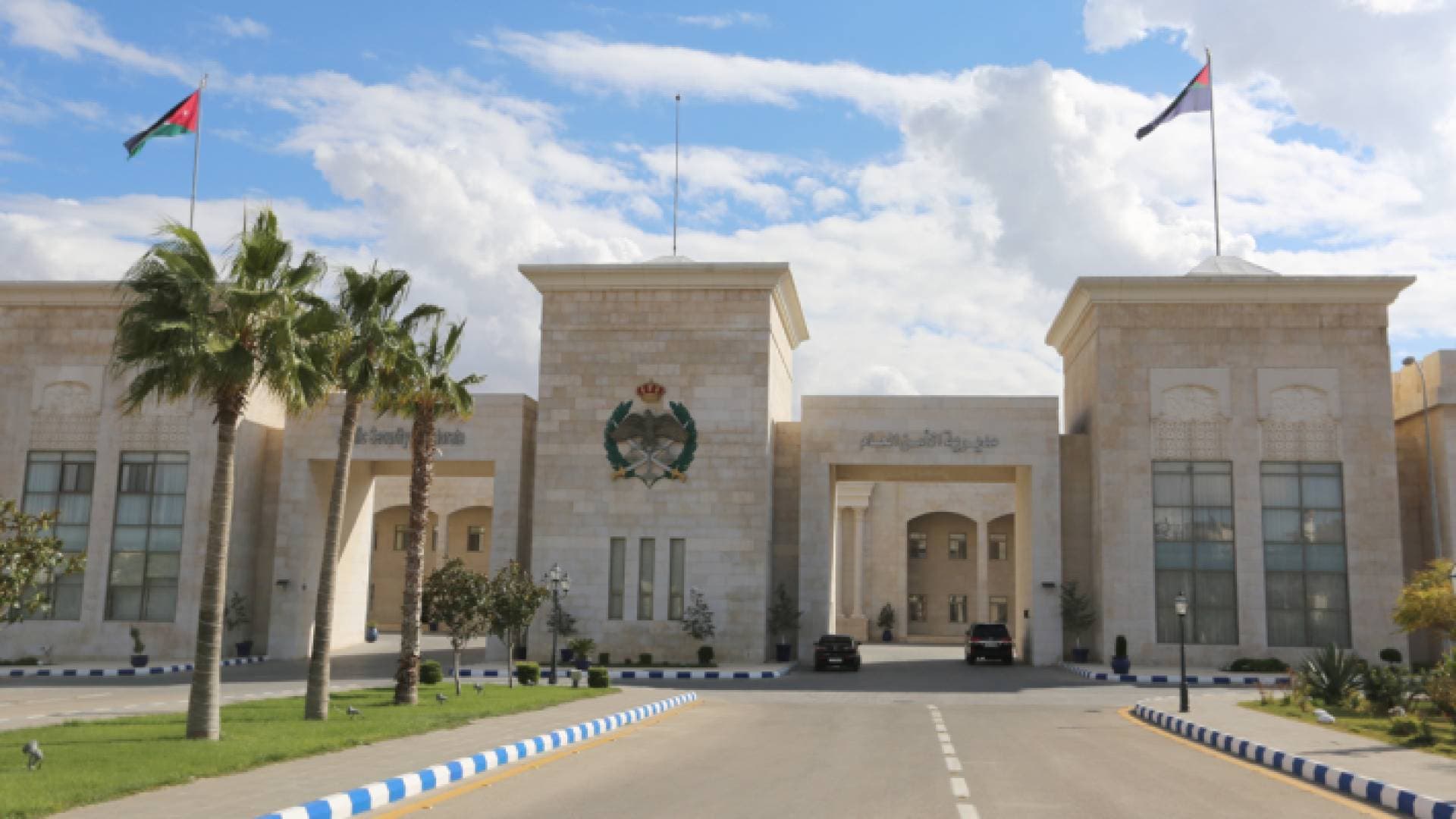 الأمن يوضح تفاصيل حادثة الاعتداء على فتاة من قبل أخيها