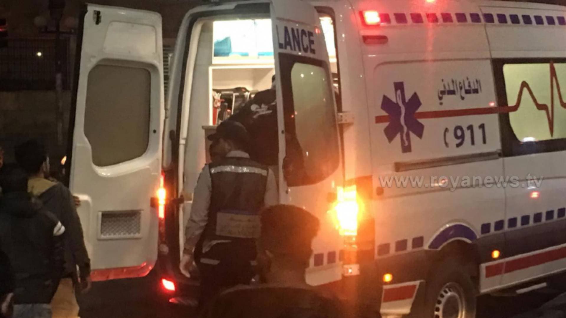 وفاة طفلة وإصابة والديها بتدهور مركبة في الأغوار الشمالية