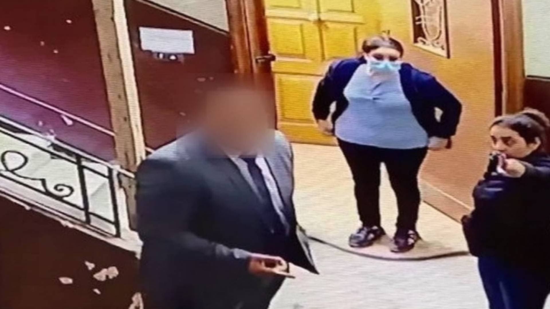 شاهد لحظة القبض على "المصري المتحرش" الذي أثار غضب الملايين