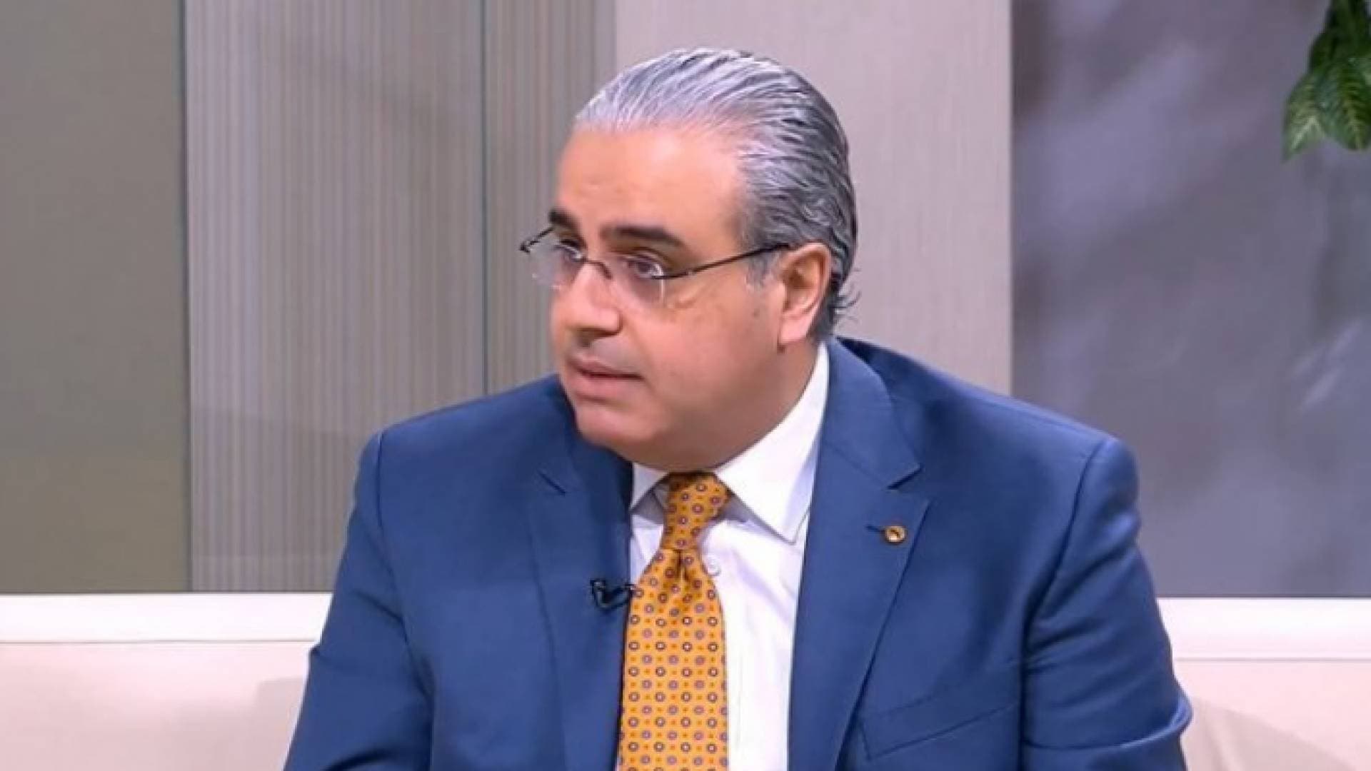 البدور يطالب الحكومة بفتح باب استيراد "مطعوم كورونا" للقطاع الخاص