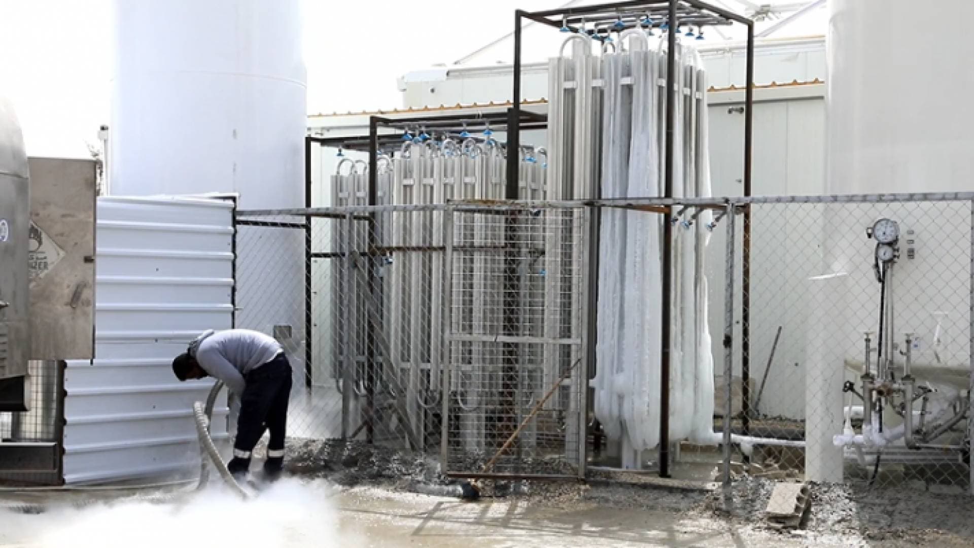 مدير مستشفى عمان الميداني ينفي لرؤيا حدوث نقص في أجهزة الأكسجين.. فيديو