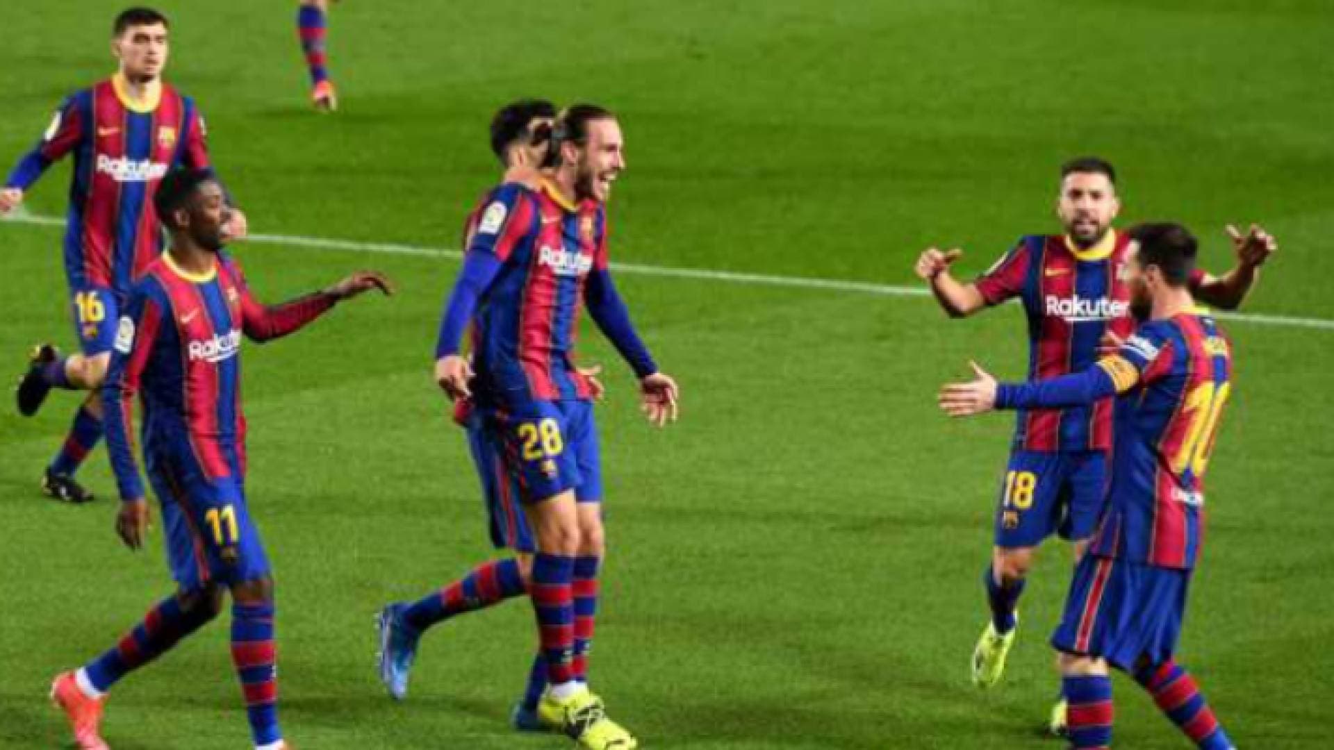 برشلونة يصعق ويسكا برباعية ويشعل الدوري الإسباني
