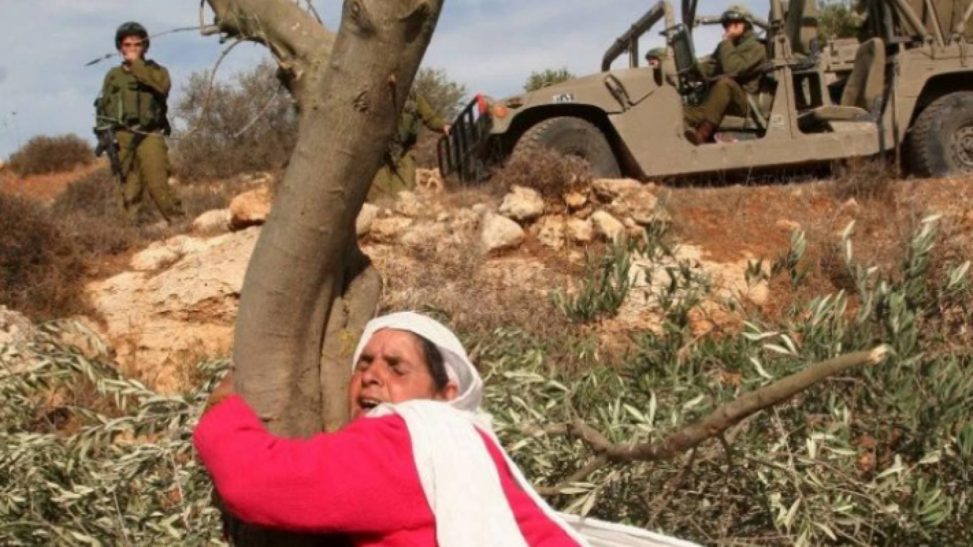 الفلسطينيون يحيون الذكرى ٤٥ ليوم الأرض