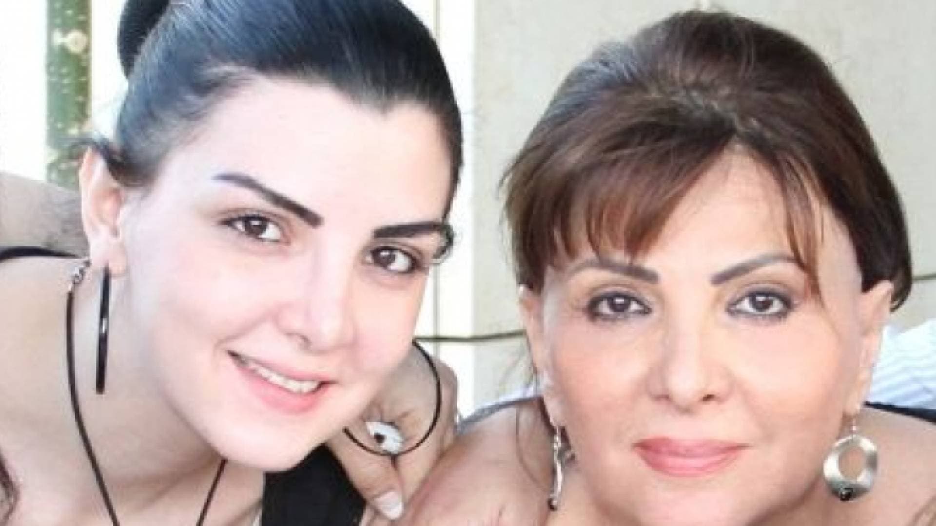 إصابة الفنانة الأردنية عبير عيسى وابنتها بكورونا.. ودعوات لهما بالشفاء العاجل