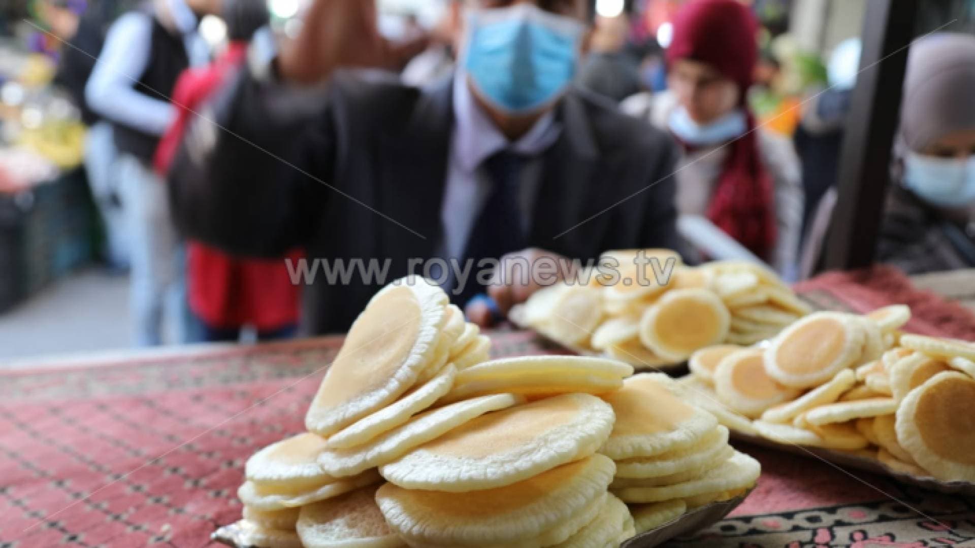 مطالب بشمول المخابز والمراكز التجارية وبيع الخضار بخدمات "التوصيل"
