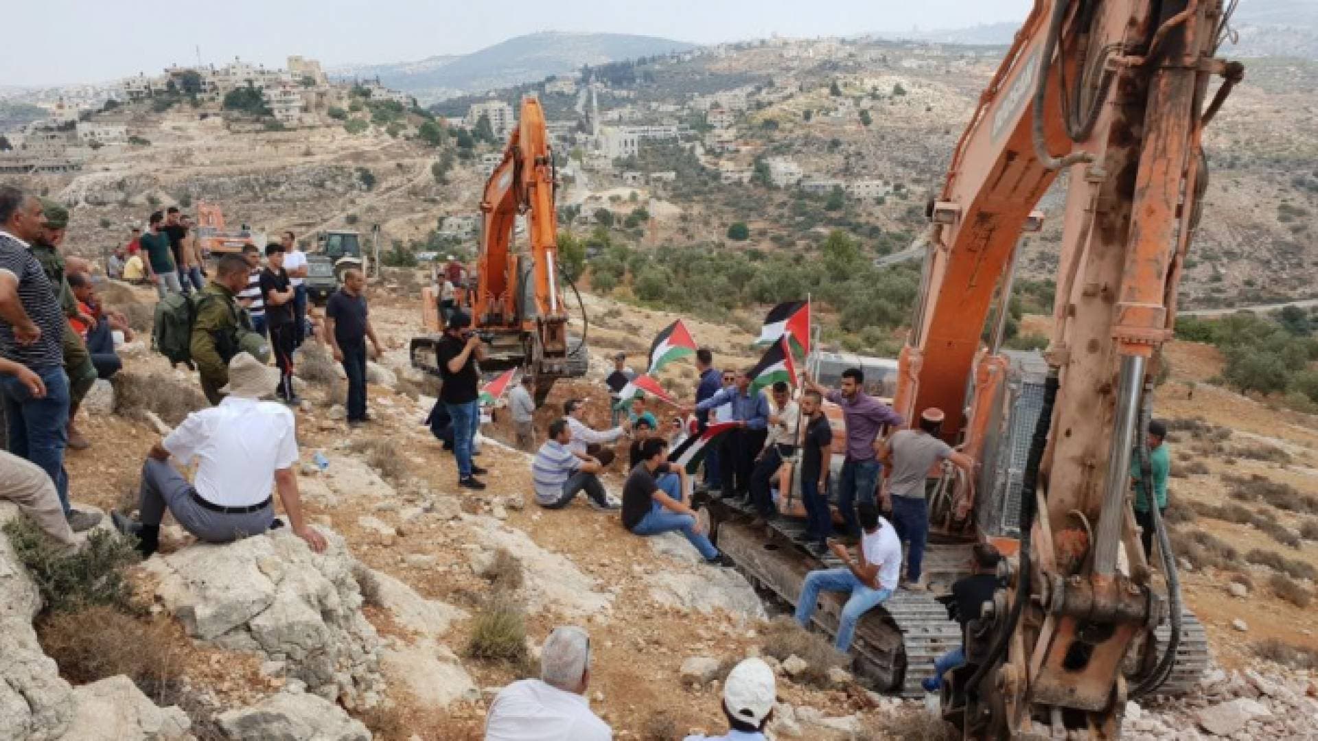 فلسطينيون يمنعون مستوطنين من تجريف أراض في بيت لحم