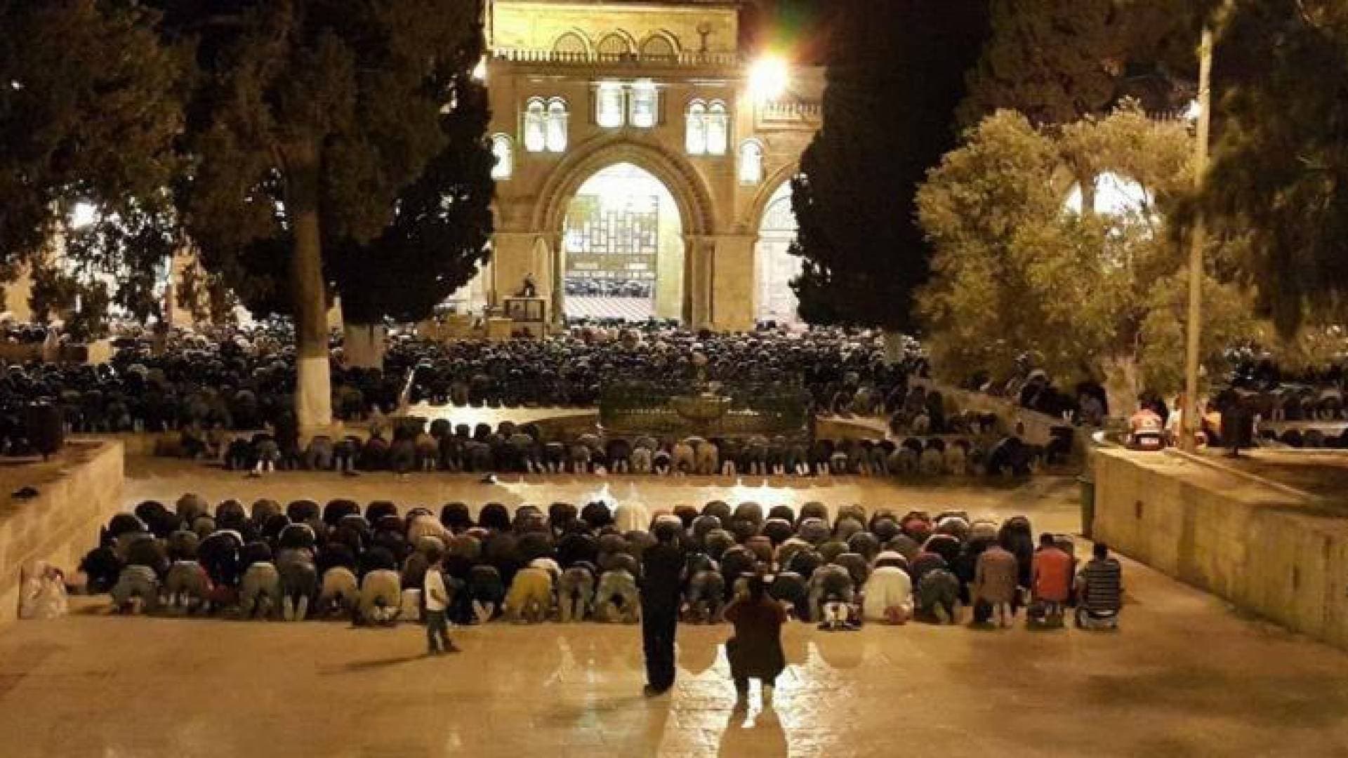 الاحتلال يعطل مآذن المسجد الأقصى