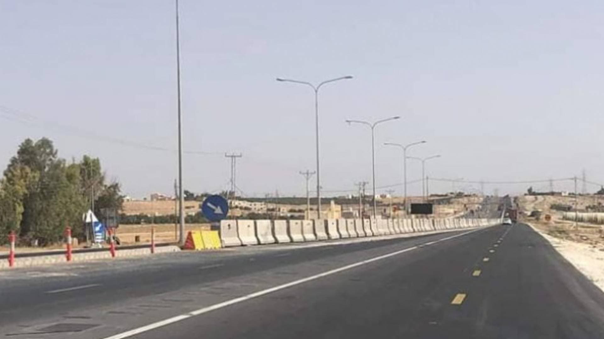 ضبط سائق سار بسرعة ٢٥١ على الطريق الصحراوي
