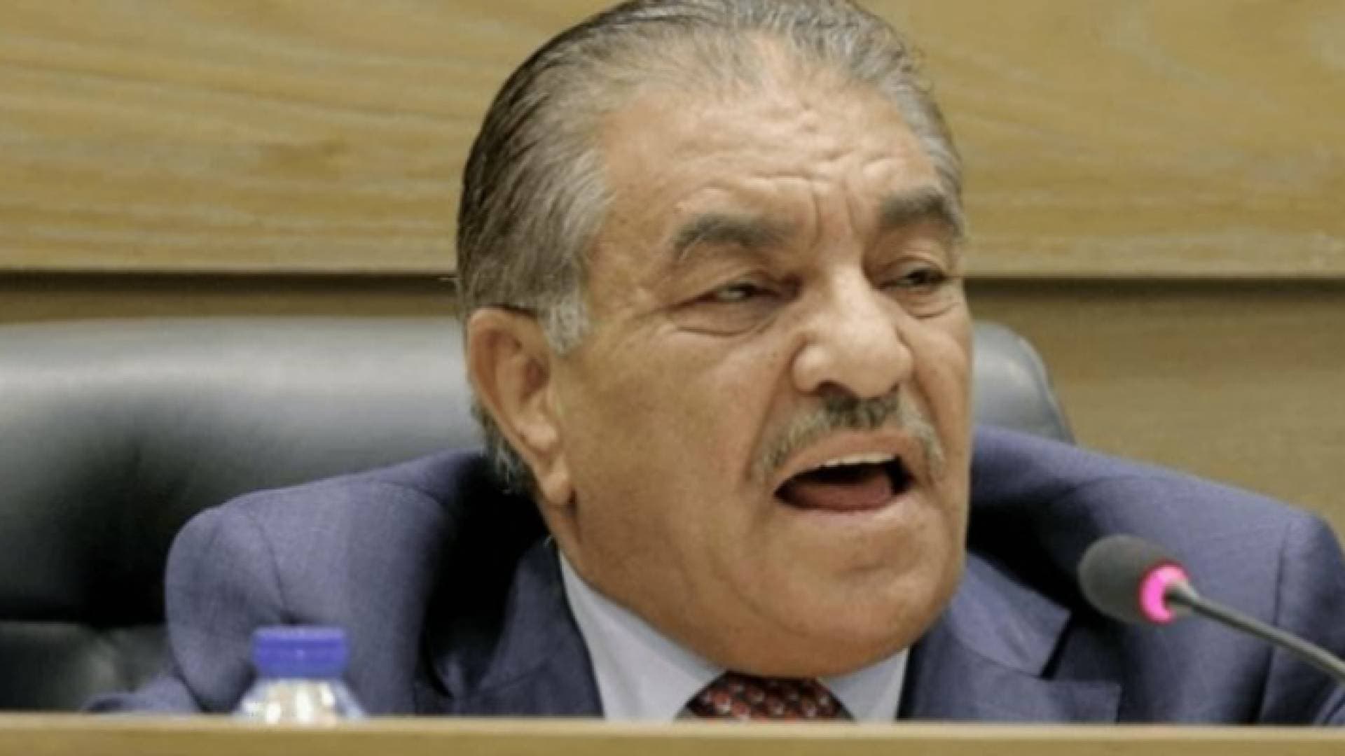 النائب فواز الزعبي يستهجن وقف المياه عن إربد لإعطائها لأبناء عمان "فقط لاغير" .. فيديو