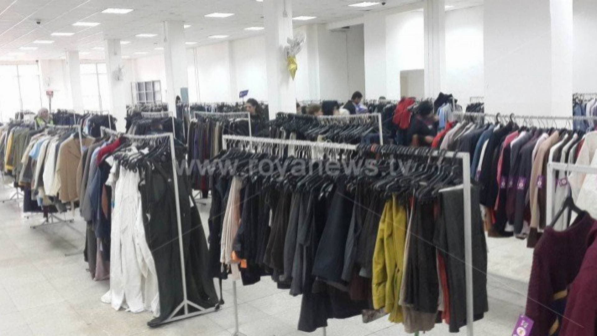 "تجار الألبسة": حركة التسوق "طفيفة" والساعات المتاحة أمام المواطنين "ضيقة"